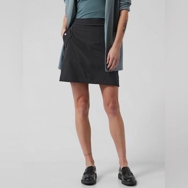 Athleta Vienna Cargo Skort 6