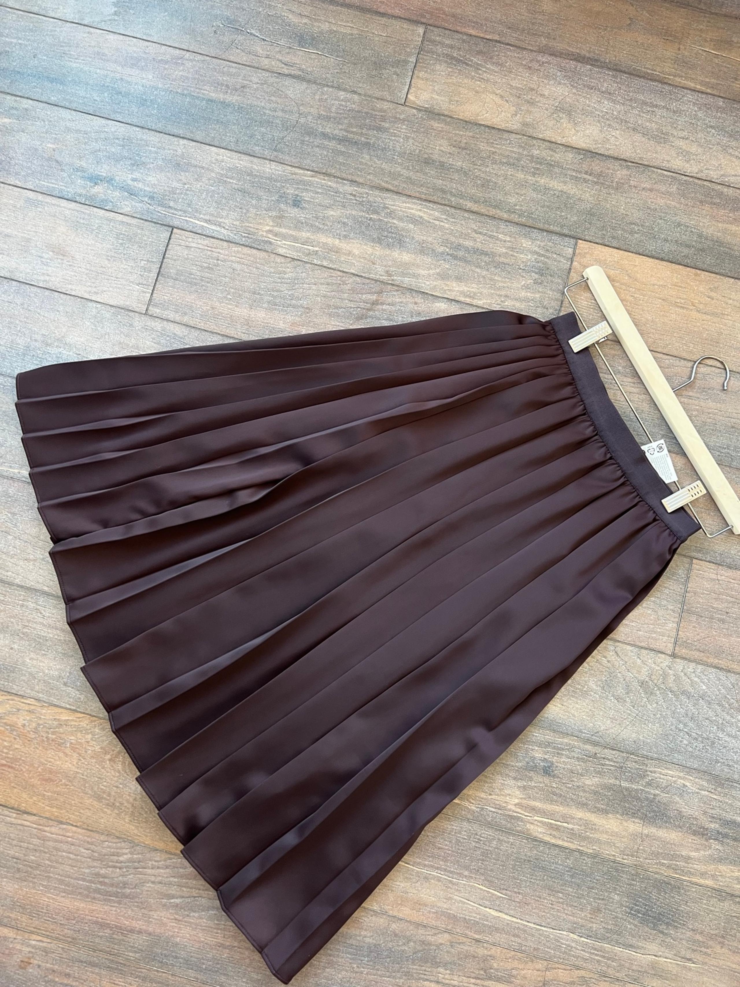 Uniqlo Asymmetrical Satin Pleated Skirt