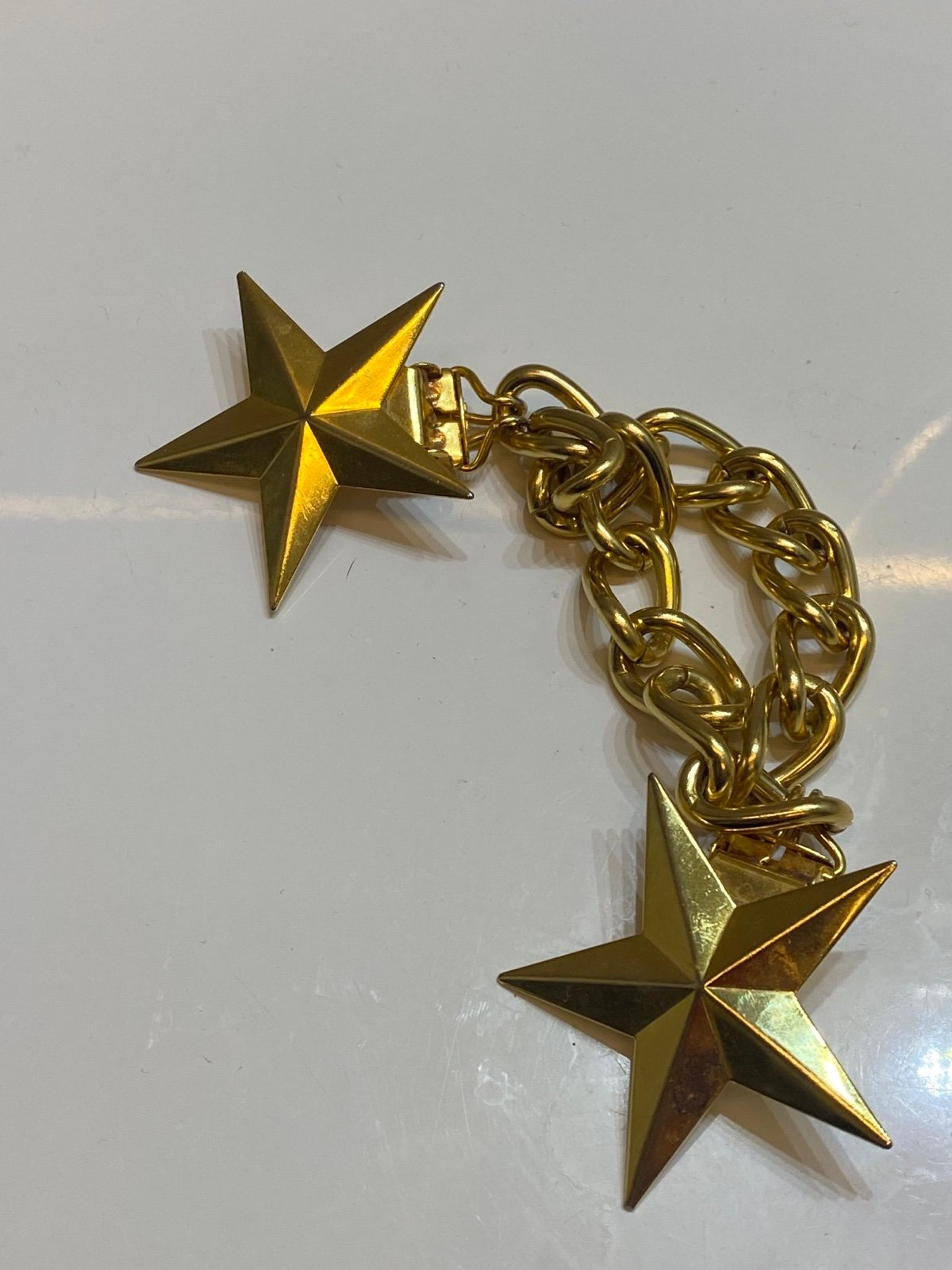 Gold star clip