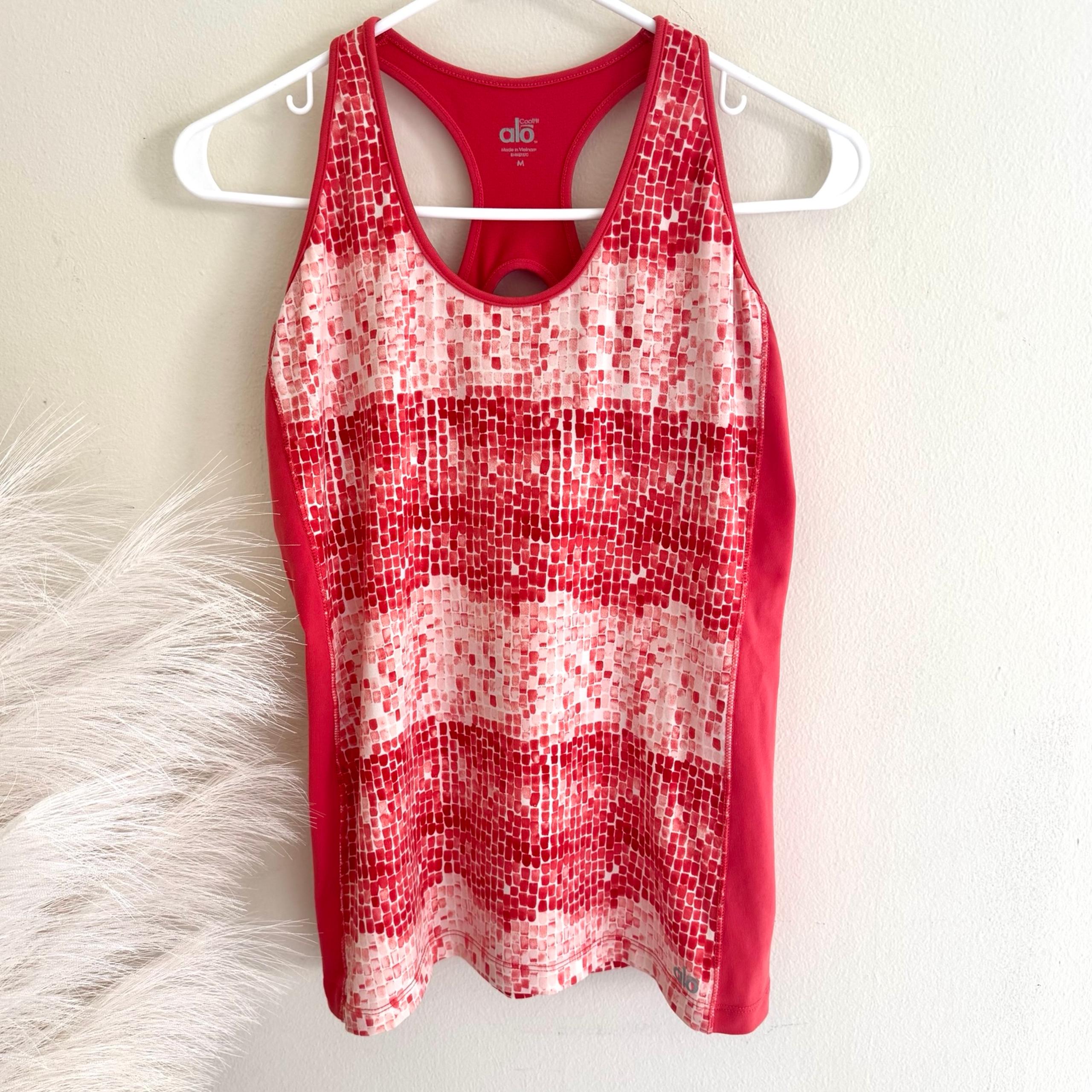 ALO Yoga Womens Size M Shelf Bra Athletic Racerback Tank Top Gym Coolair Coral