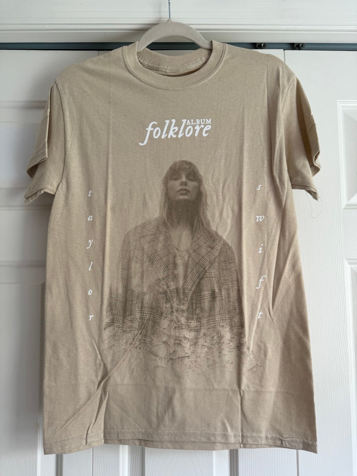 Brand New Taylor Swift The “For The Hope Of It All” T-Shirt Size Small