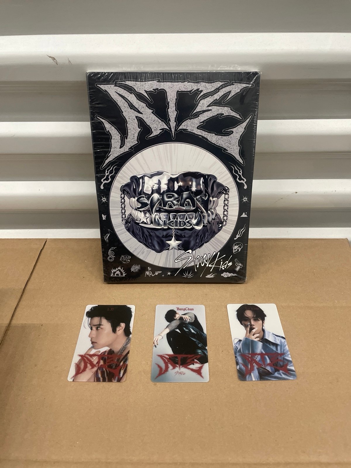 STRAY KIDS ATE (CHK CHK Ver.) (Signed Exclusive) Album Signed Postcard