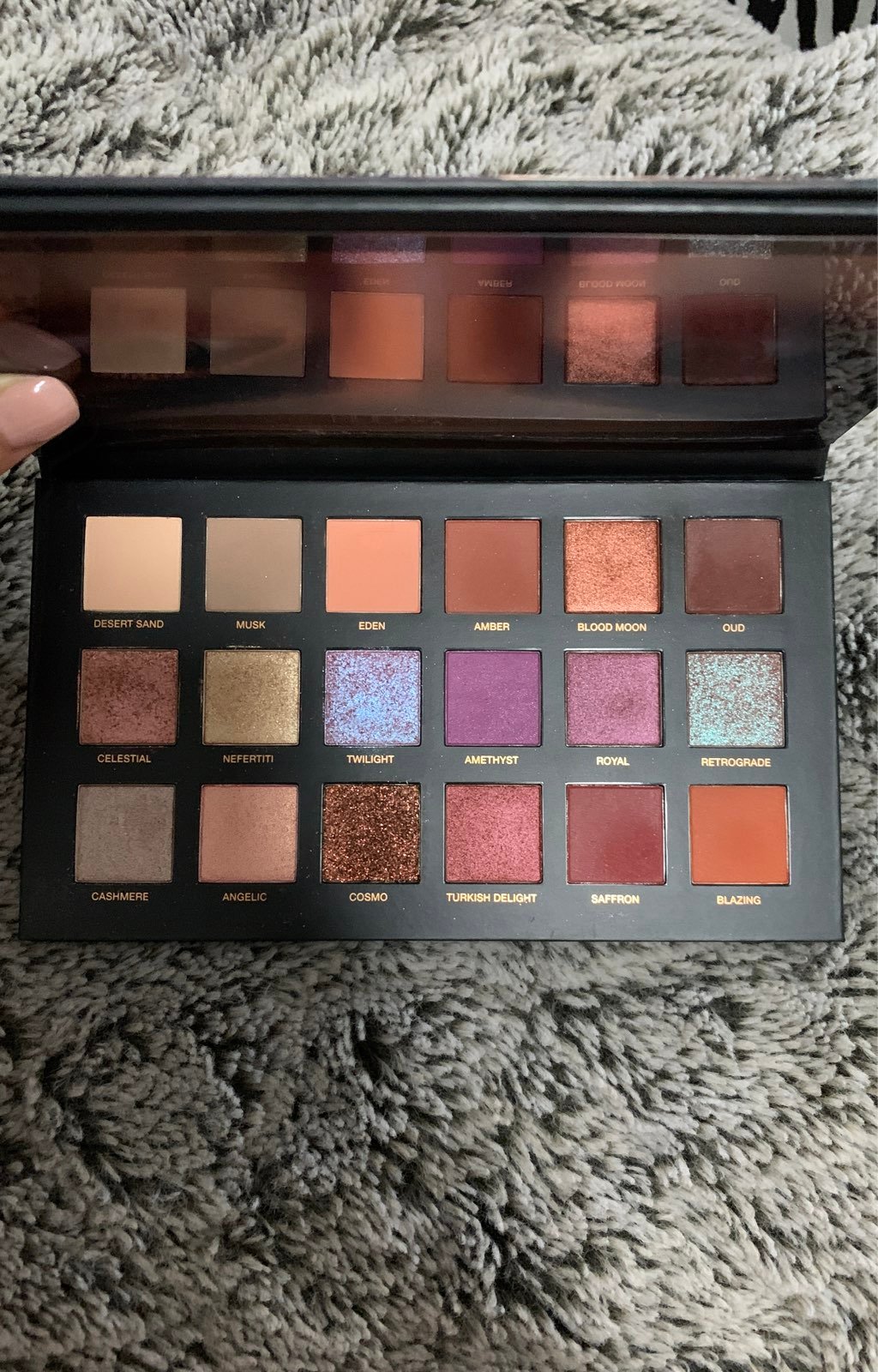 Huda Beauty Desert Dusk Palette