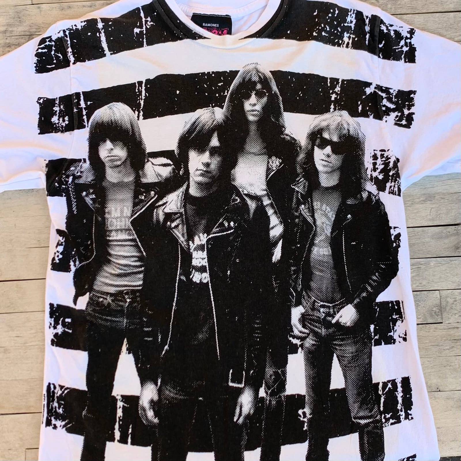 at the lowest price vintage Ramones The tee Small size Women at the lowest price vintage Ramones The tee Small size Women