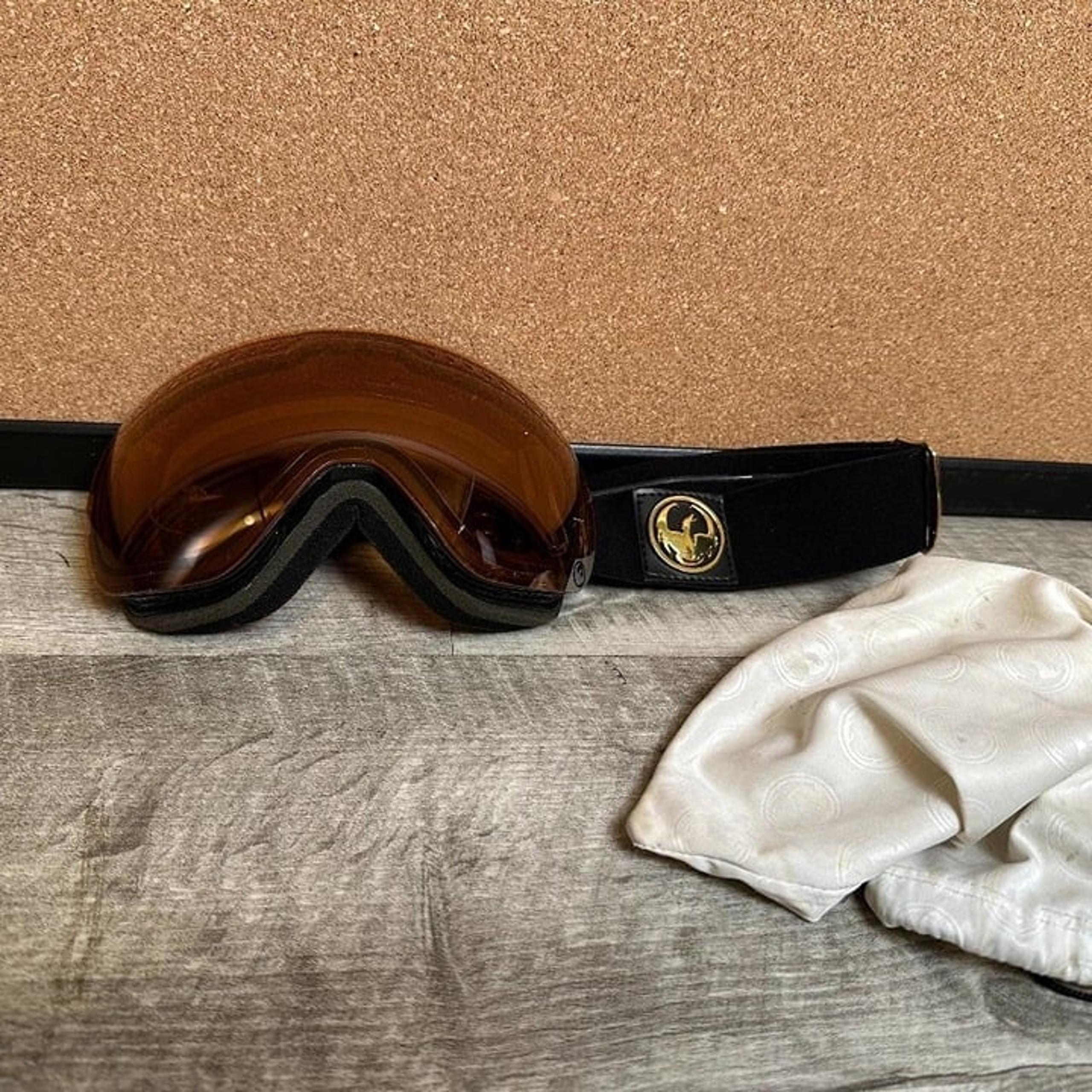 Dragon Alliance Snow Skiing Snowboarding Goggles Gold Logo & Black