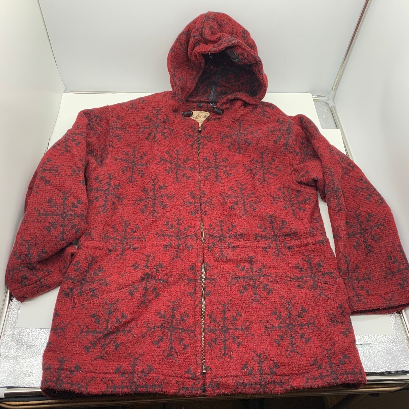 Woolrich Coat Womens Medium Red Wool Hooded Full Zip Winter Christmas Snowflakes