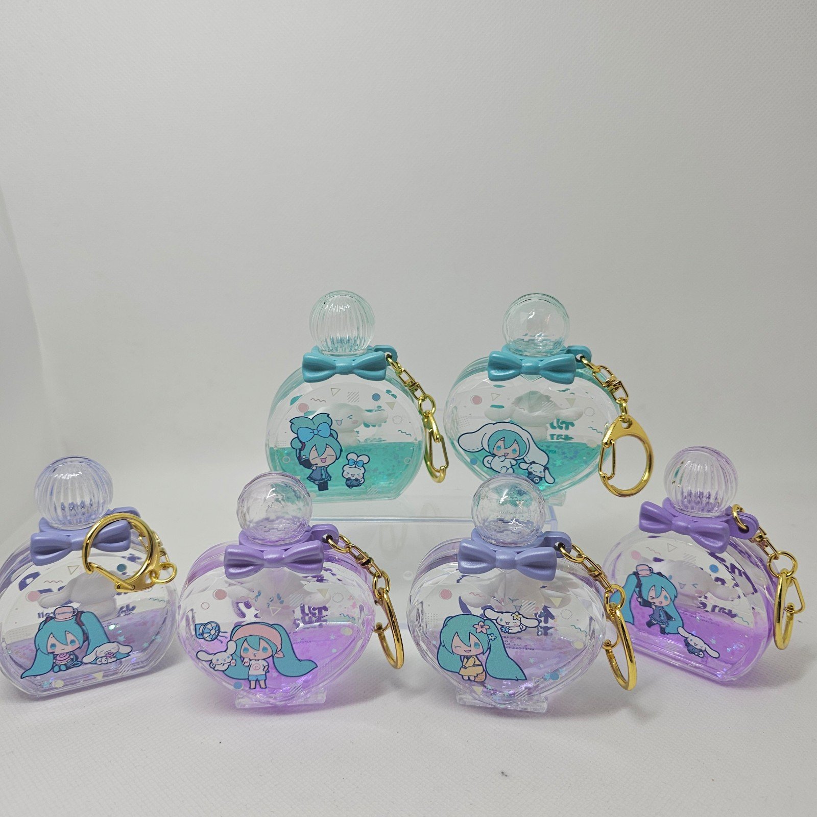 Hatsune miku cinnamoroll liquid keychains puka puka blind box set lot of 6