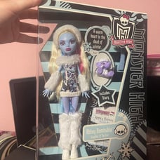 Monster High Abbey Bominable First Wave NIB NRFB Doll