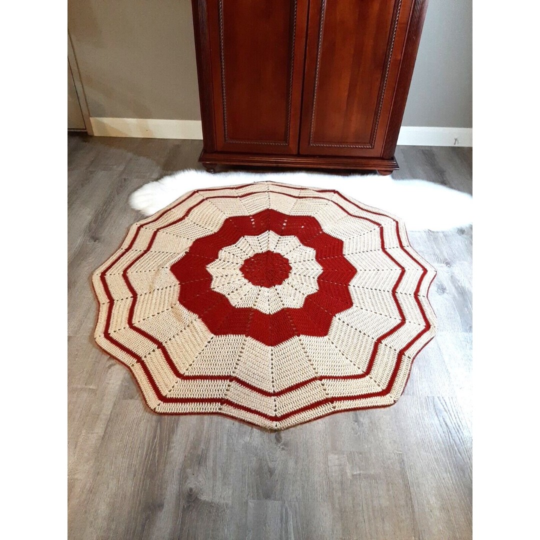 Beautifully Hand-Crafted & Crocheted Round Flower Blanket So Soft!