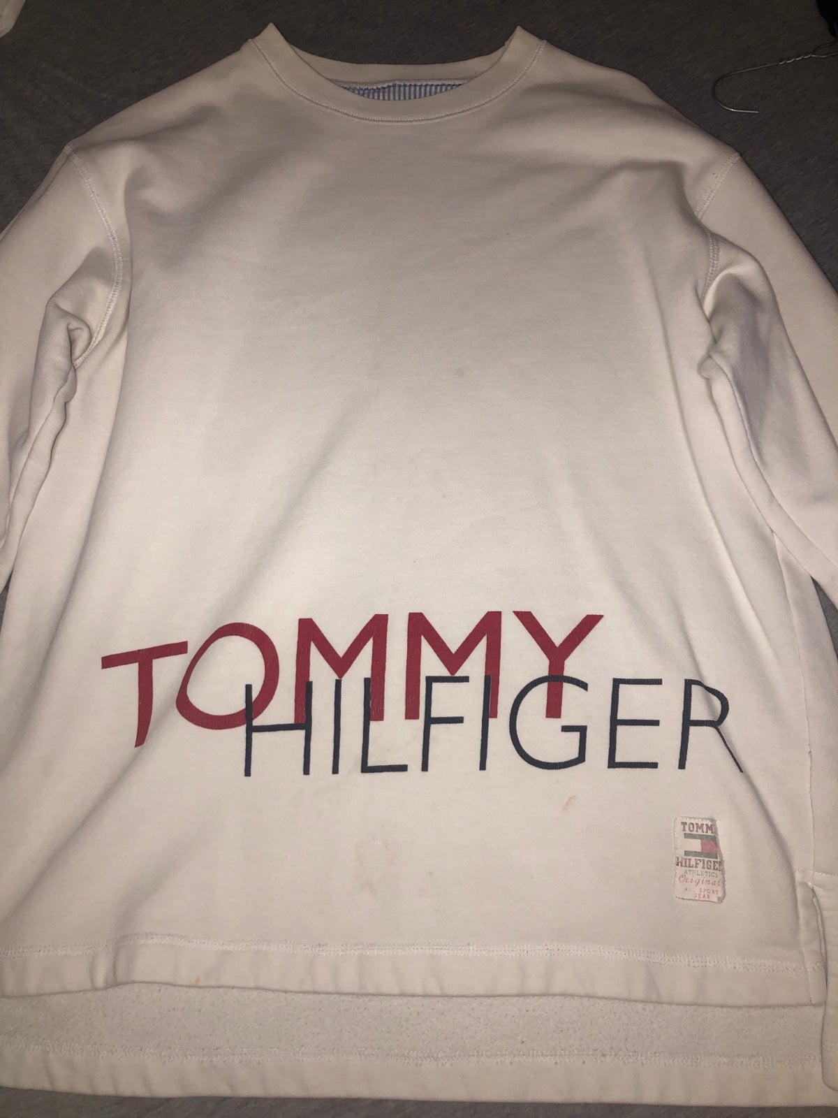 Tommy Hilfiger sweater Size Small