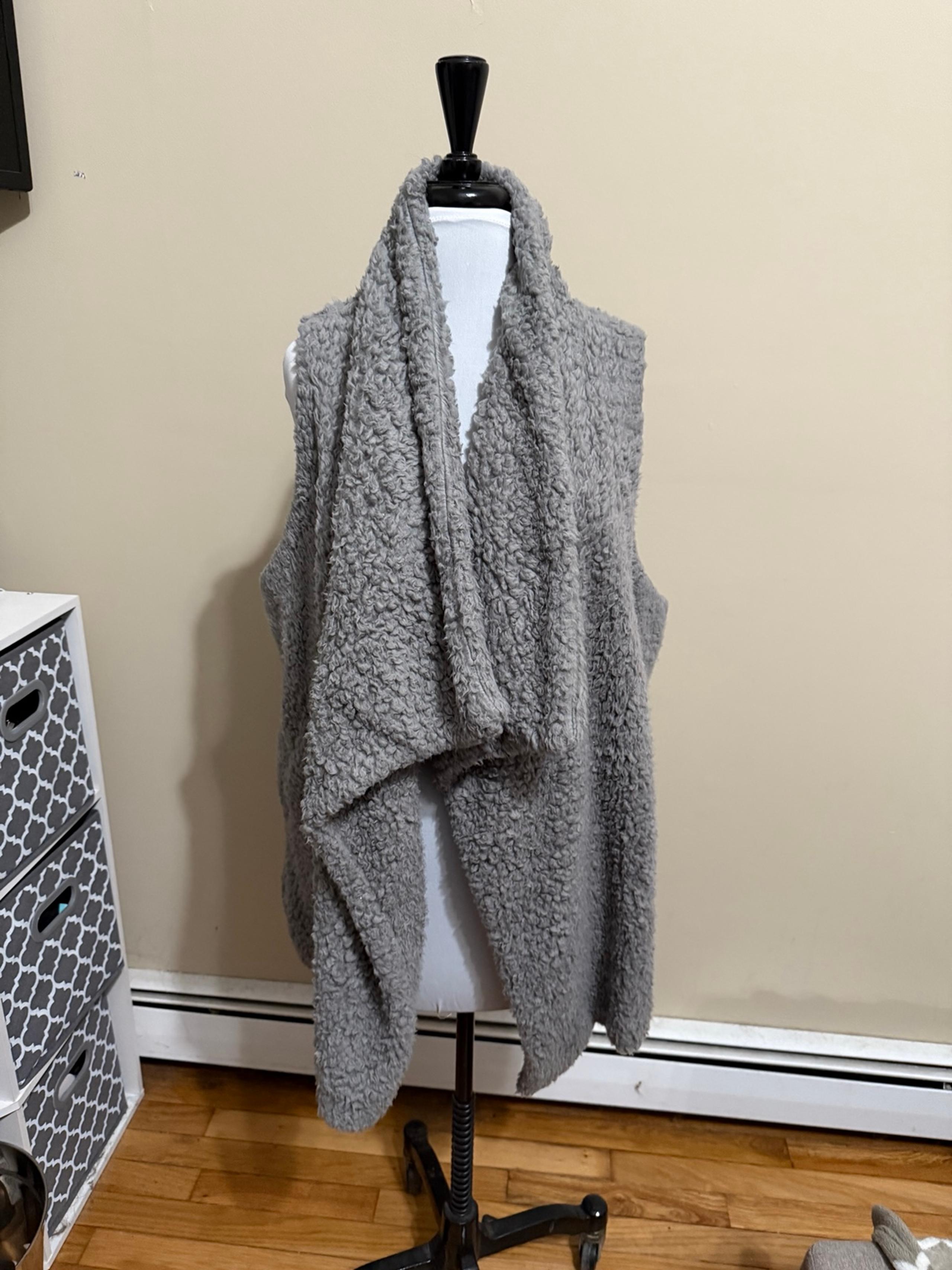 Women's long draped front gray fleece vest - EUC