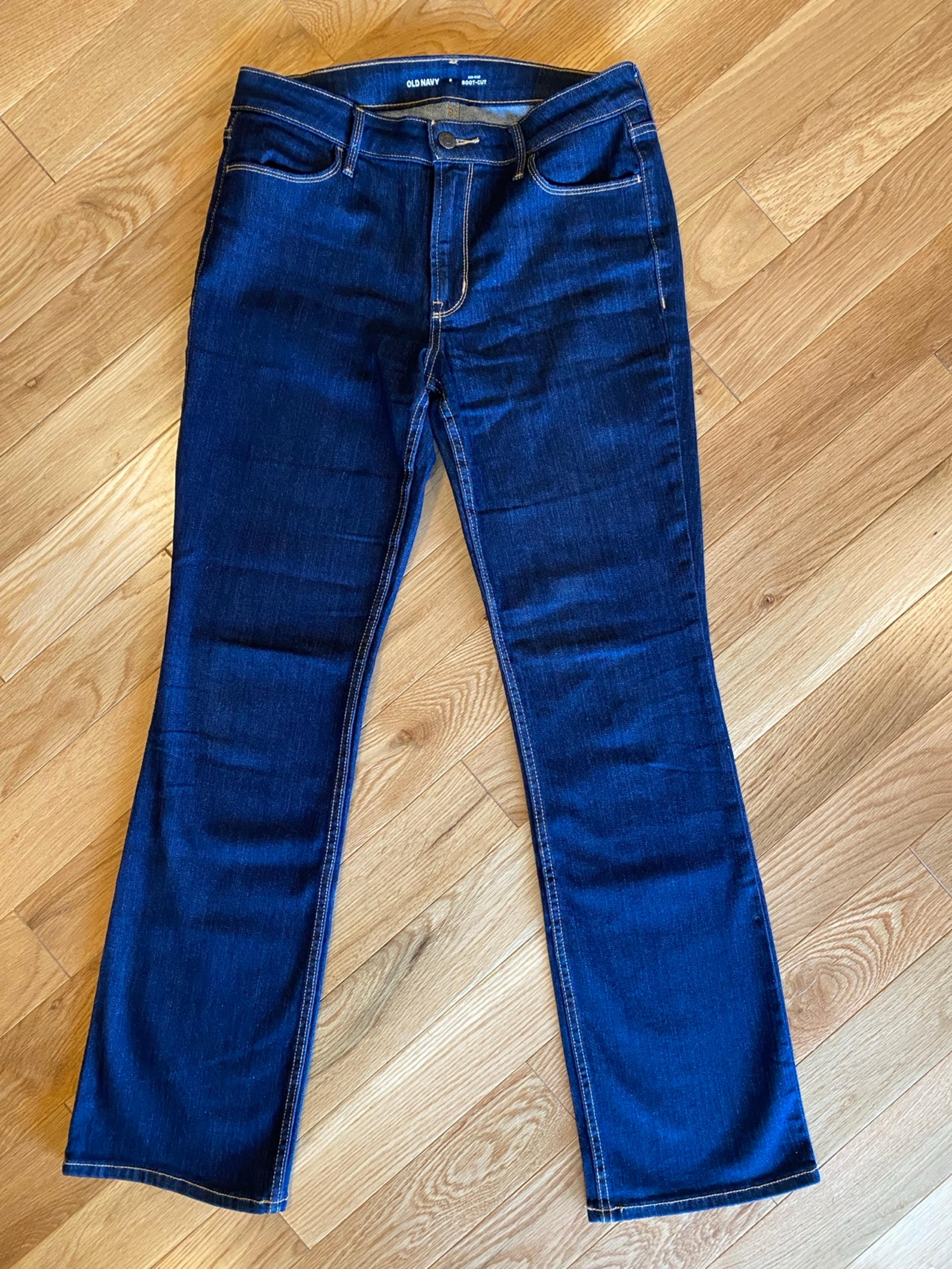 Old navy mid rise bootcut jeans 8