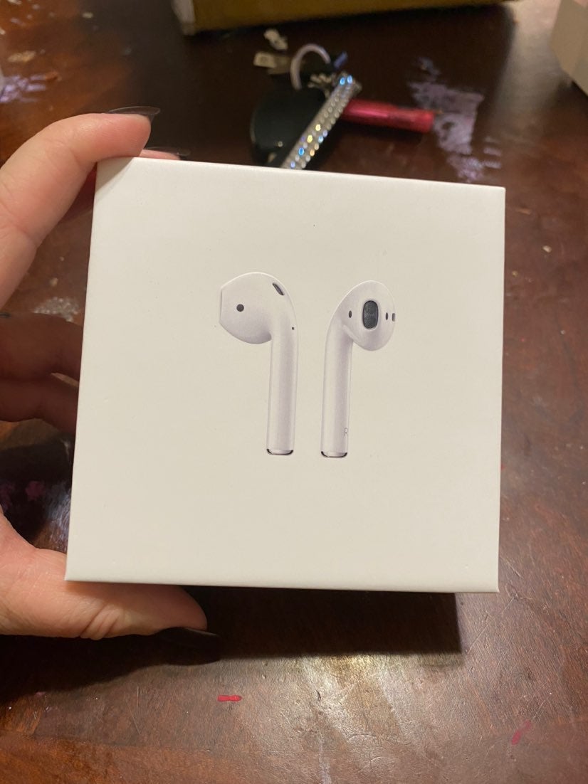 FREE SHIP Apple airpods 2nd generation