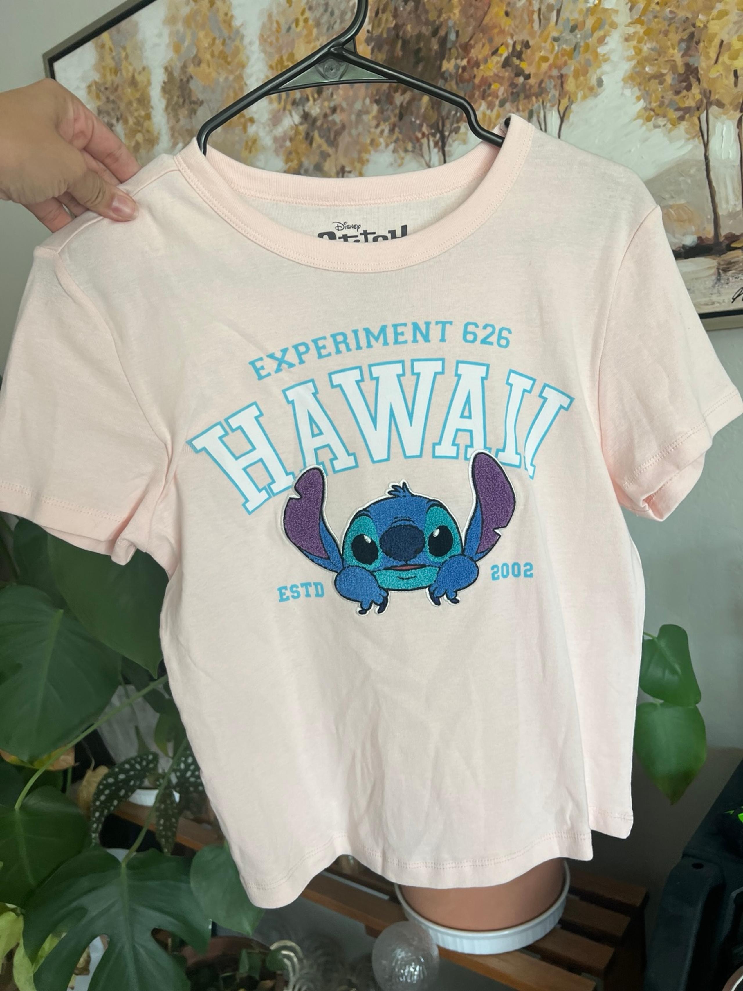 XL Light Pink Crop Tee T-Shirt Lilo and Stitch Embroidered Patch