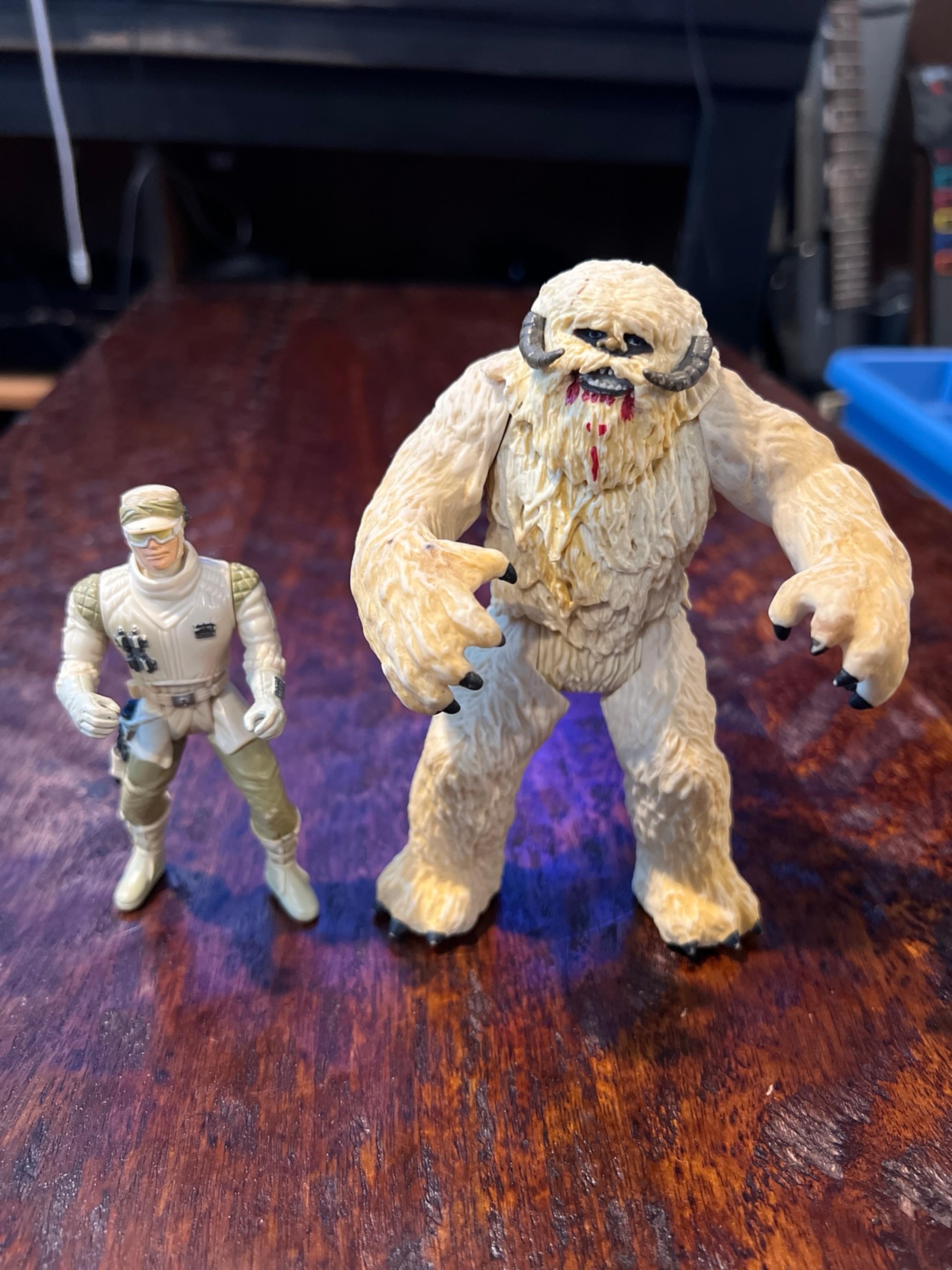 Star Wars Luke & Wampa Yeti Action Figures