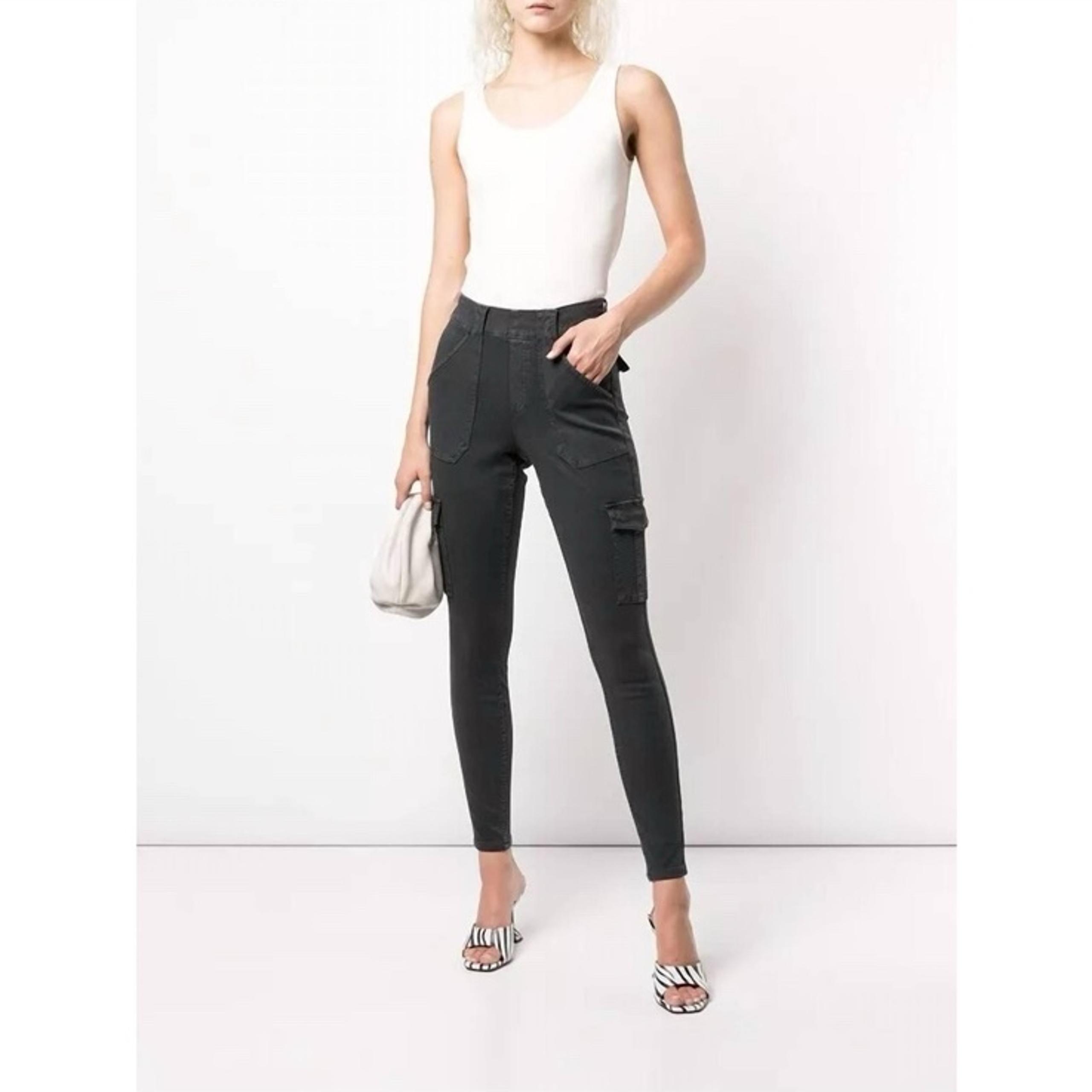 Spanx Stretch Twill Ankle Cargo Pants in Washed Black Size Large Petite