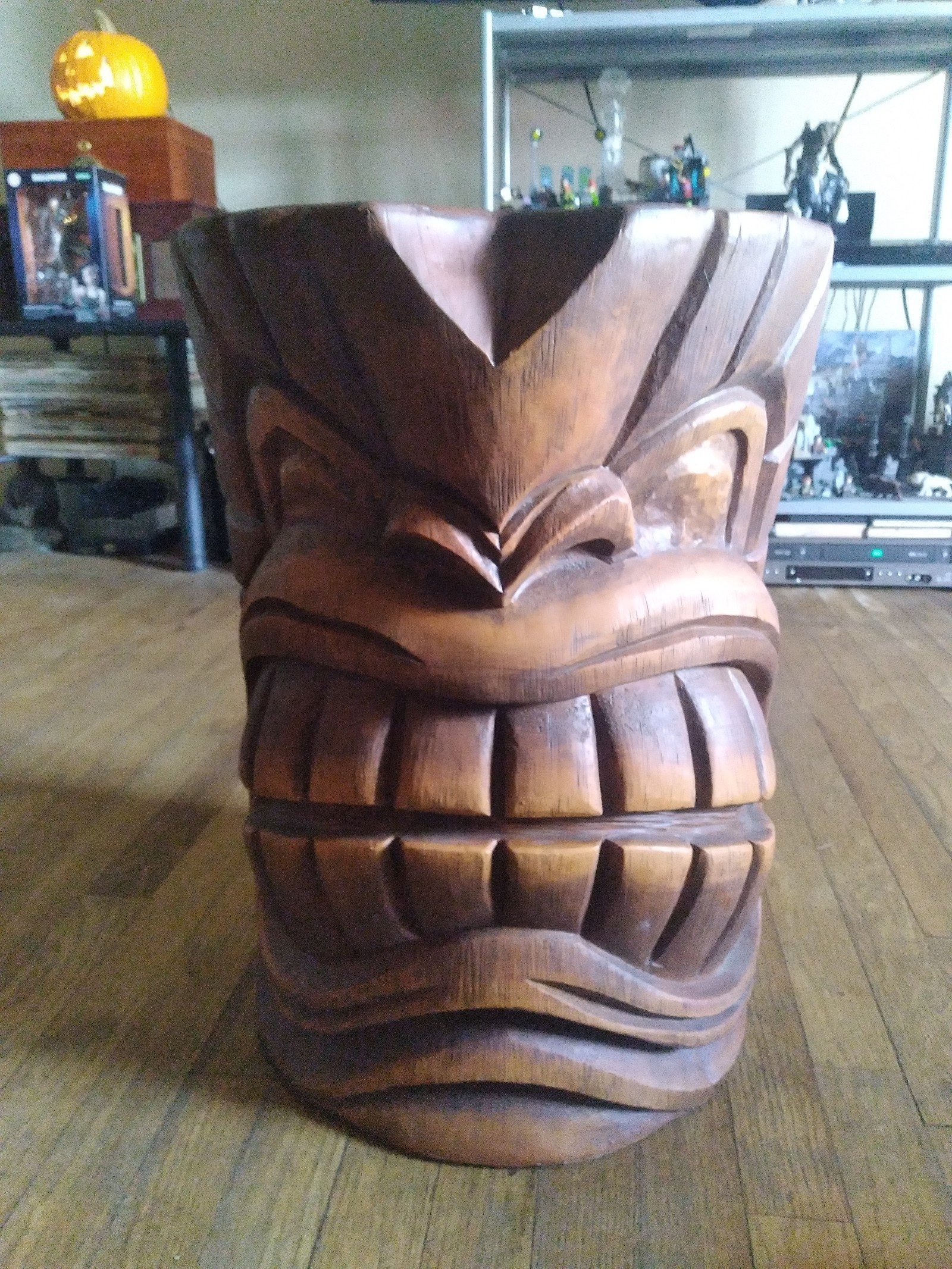 The Grande Tiki Kanaloa Teeth Side Table Statue 20