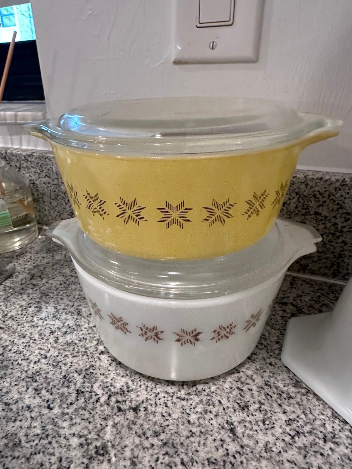 PYREX Vintage Town & Country Orange Gold Stars Casserole Dish 472 &473