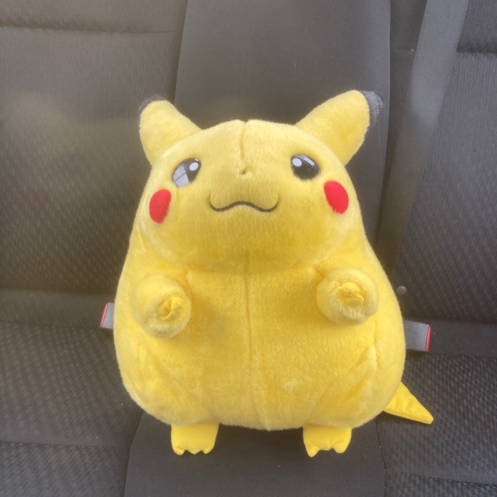 1999 Vintage TOMY Hasbro Jumbo Pikachu Plush