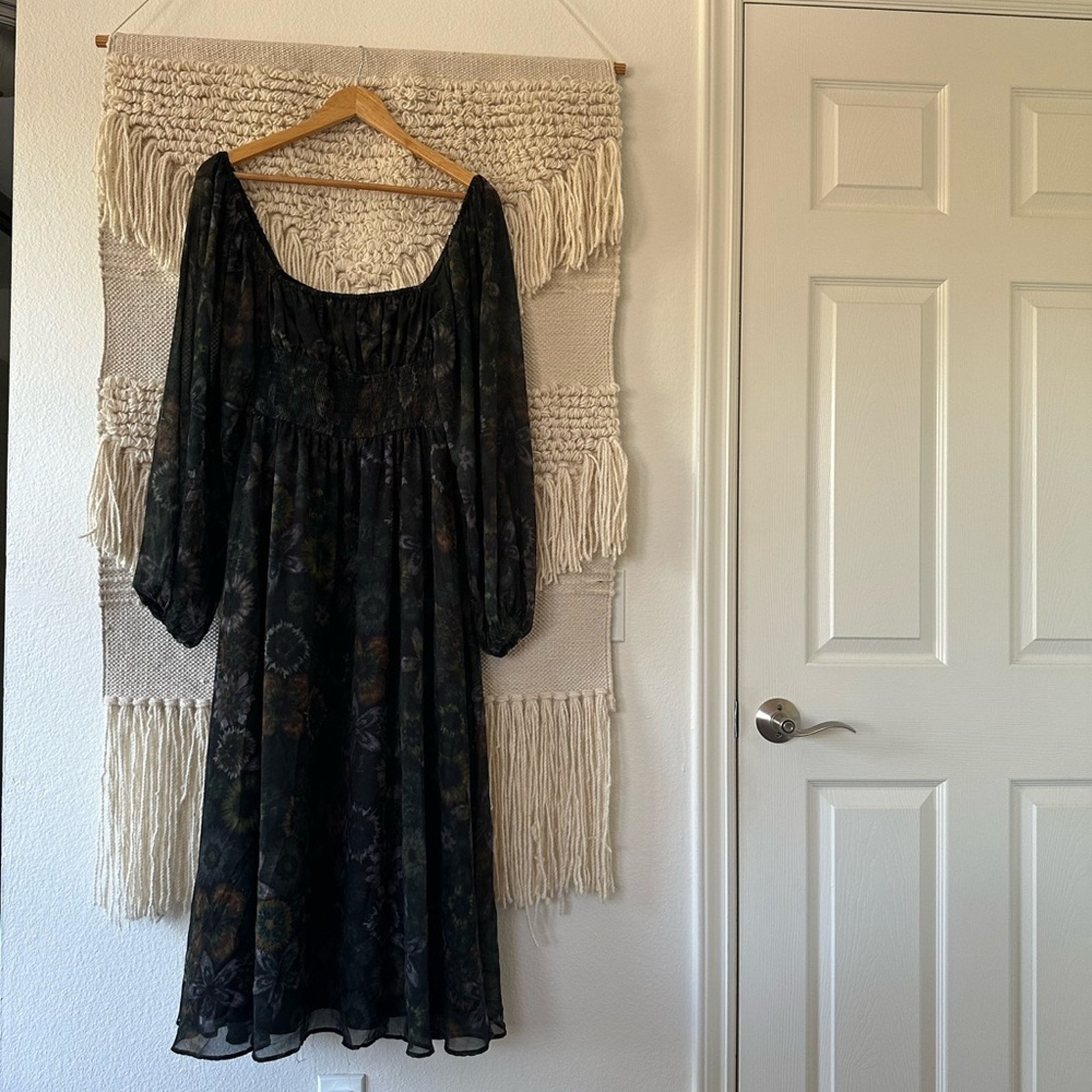 Slate & Willow Square Neck Printed Midi Dress