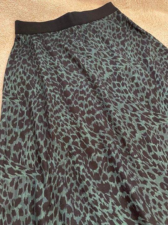 Elie Tahari Green Leopard Print Skirt, Midi Length