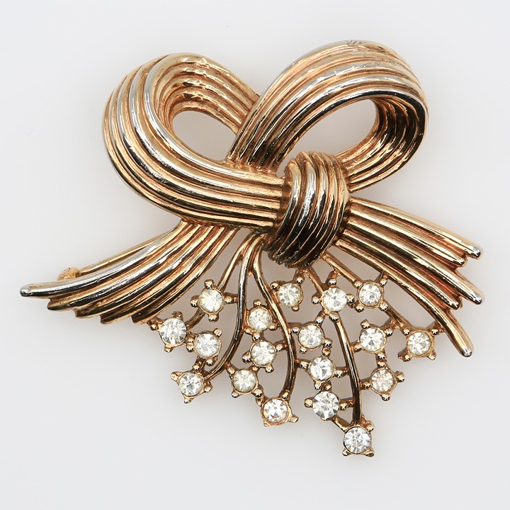 Vintage Alfred Philippe Crown Trifari Pat Pend Rhinestone Spray Bow Brooch 1940s