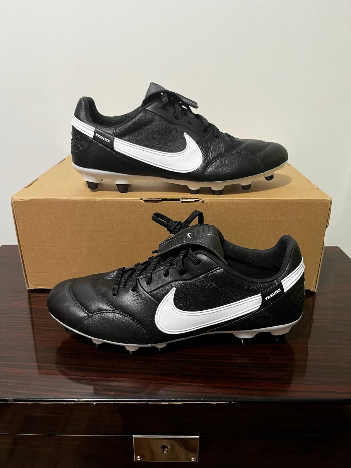 Men''s Nike Premier III 3 Black/White Soccer Cleats Rare AT5889-010 Size 6