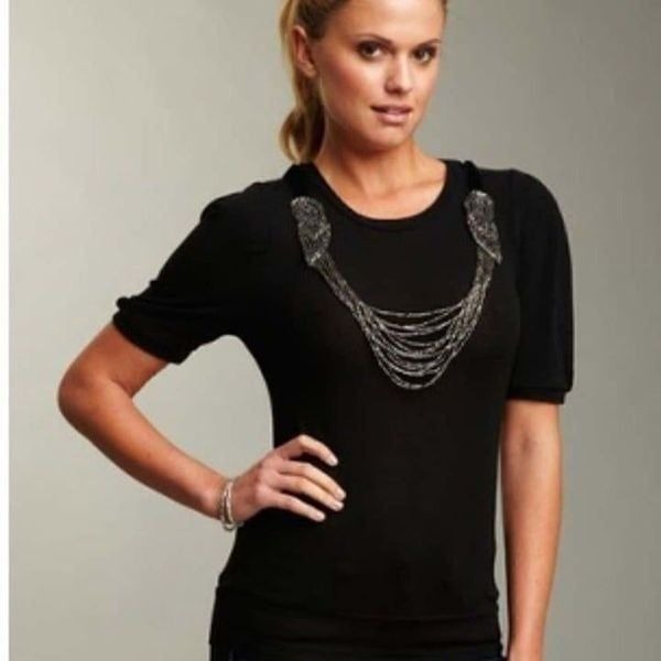 NWT Hazel sweater with removable necklace sz m