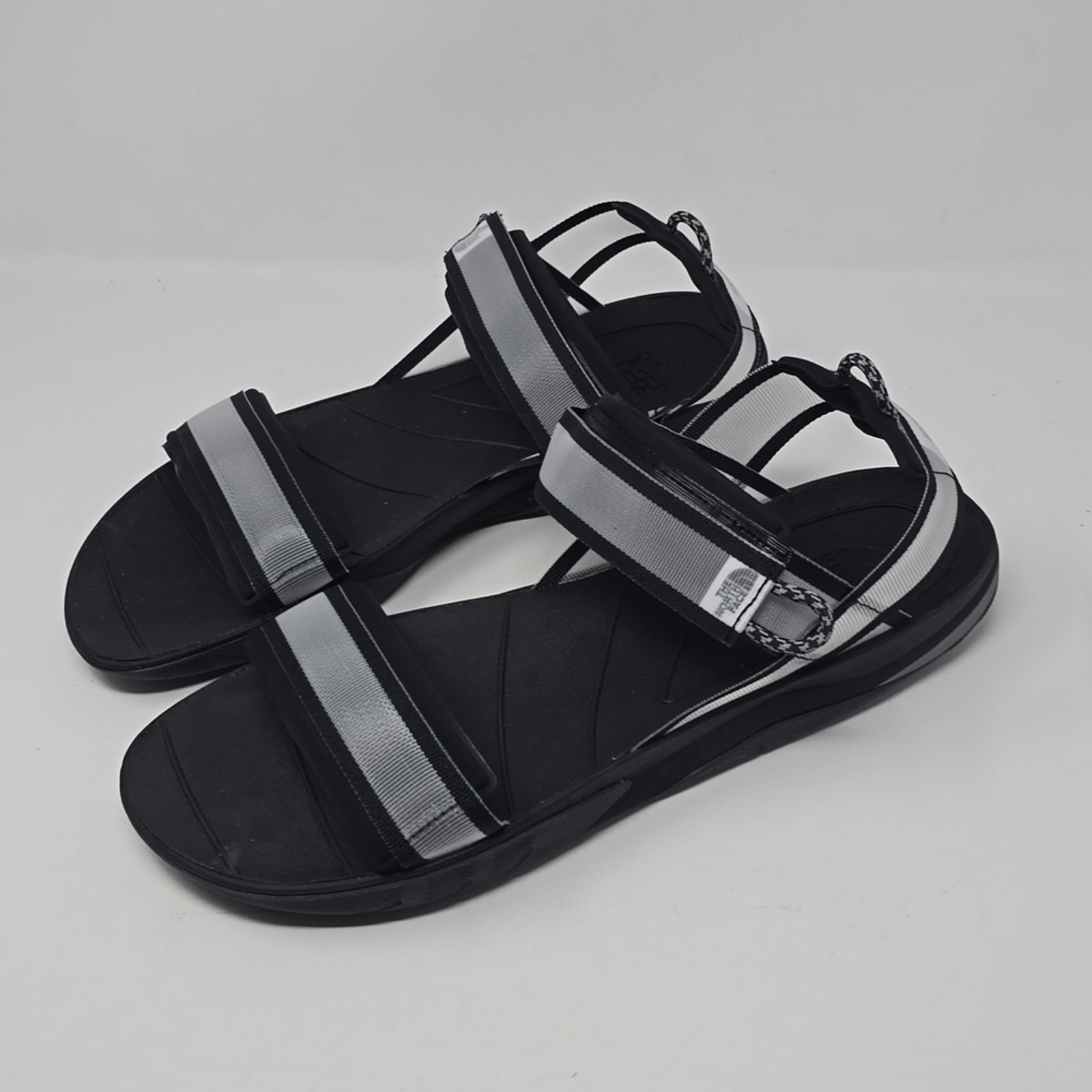 The North Face Skeena Sport Men's Black/Grey Sandals Size 11