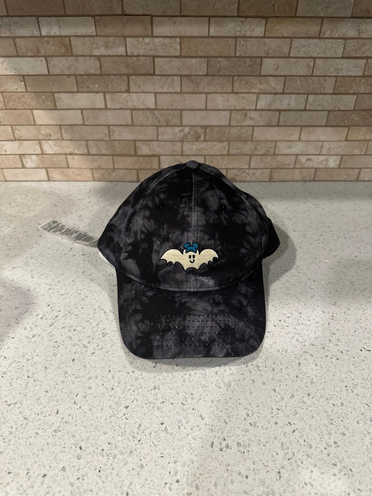 Spooky Disney Baseball Cap - Halloween Mickey Bat - Glow in the Dark NWT Dt