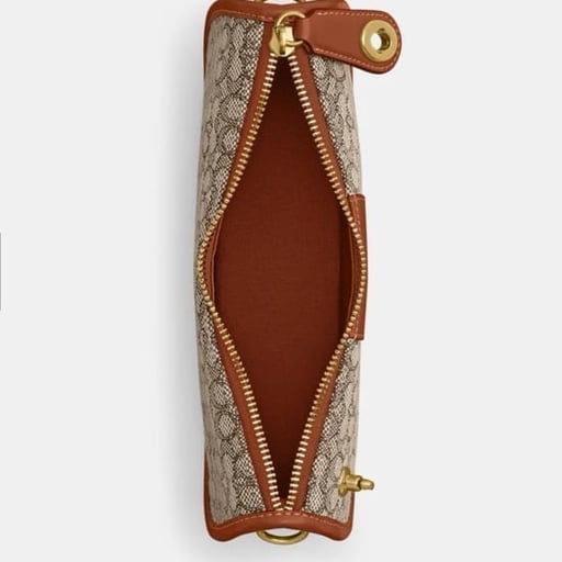 CM559 Coach Swinger In Micro Signature Jacquard