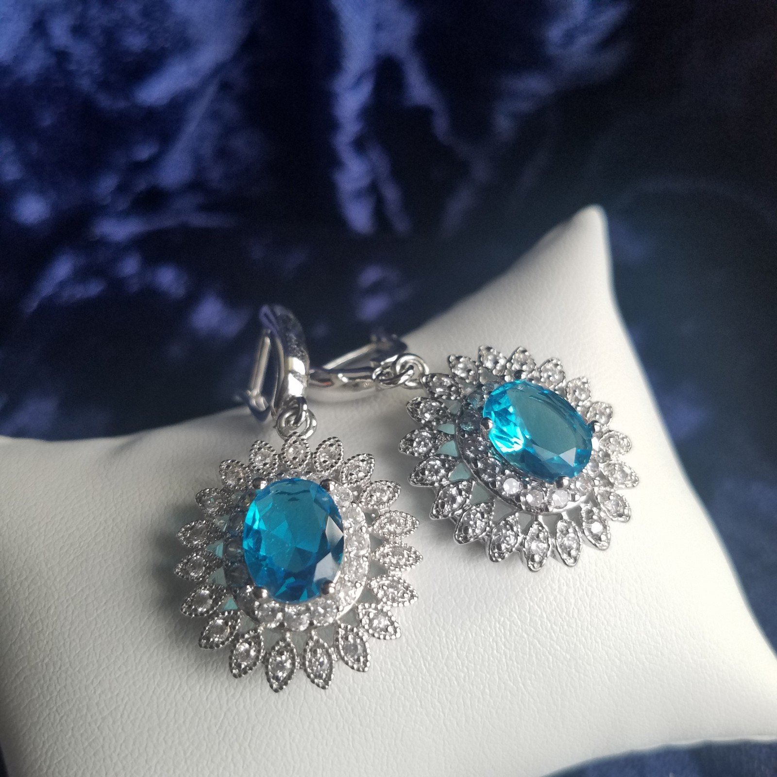 Swarovski Elements 925 Sterling Silver Aquamarine Blue Flower Earrings NEW