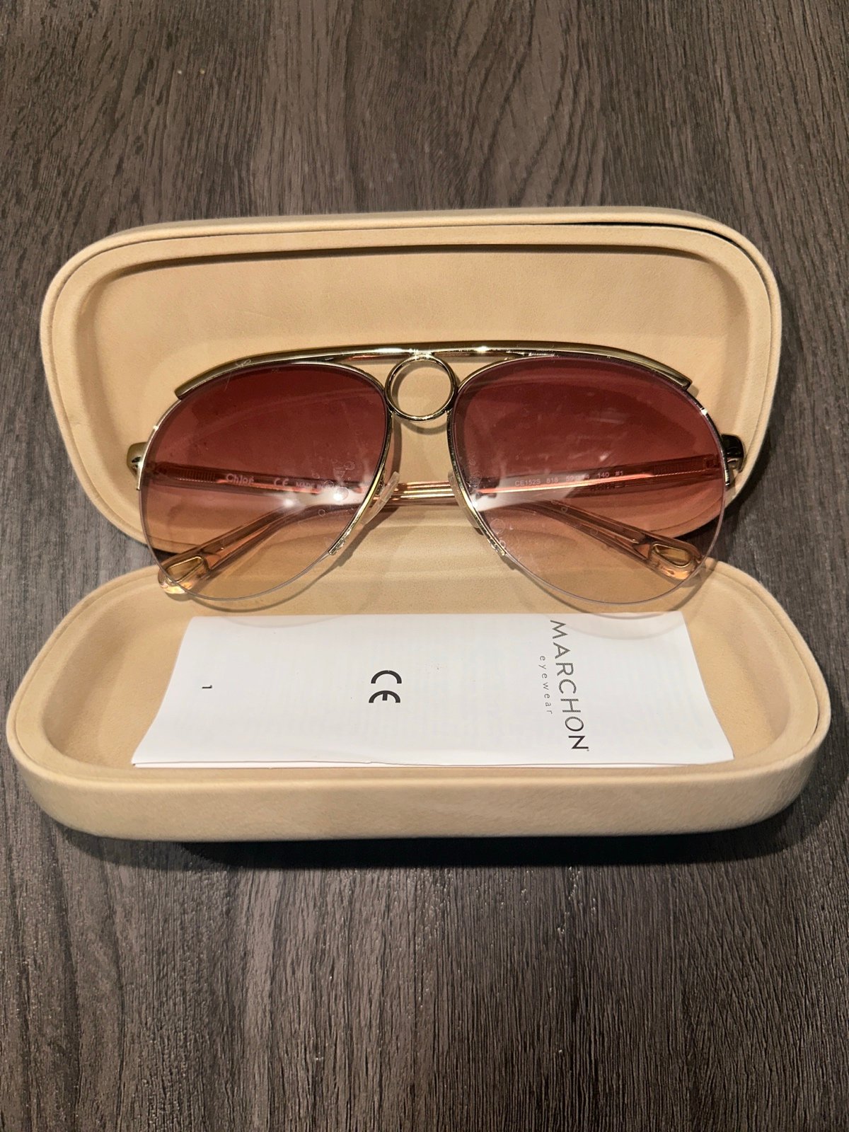 Sunglasses Chloe.