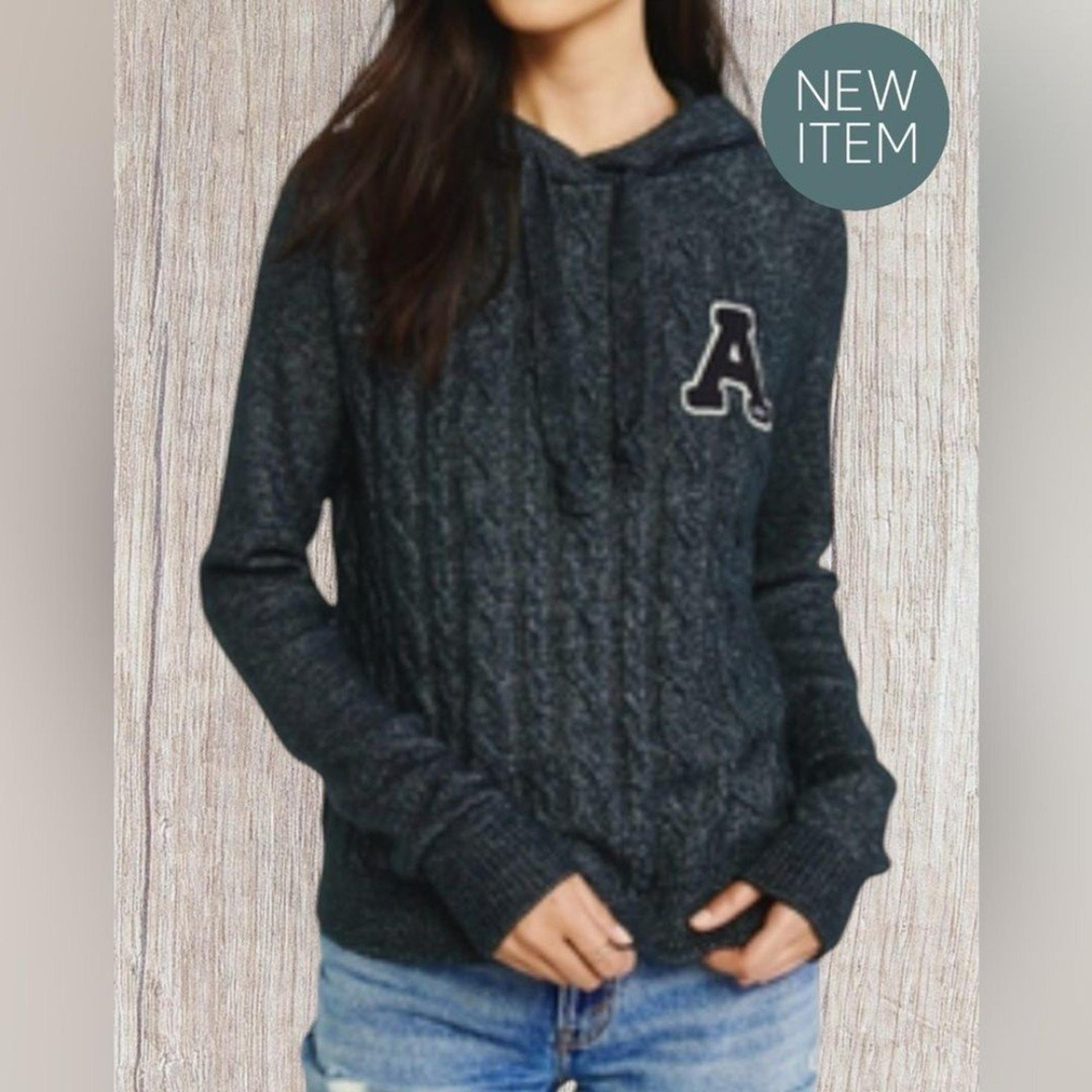 Abercrombie & Fitch cable knit hooded sweater | A&F logo sweater size XS NEW