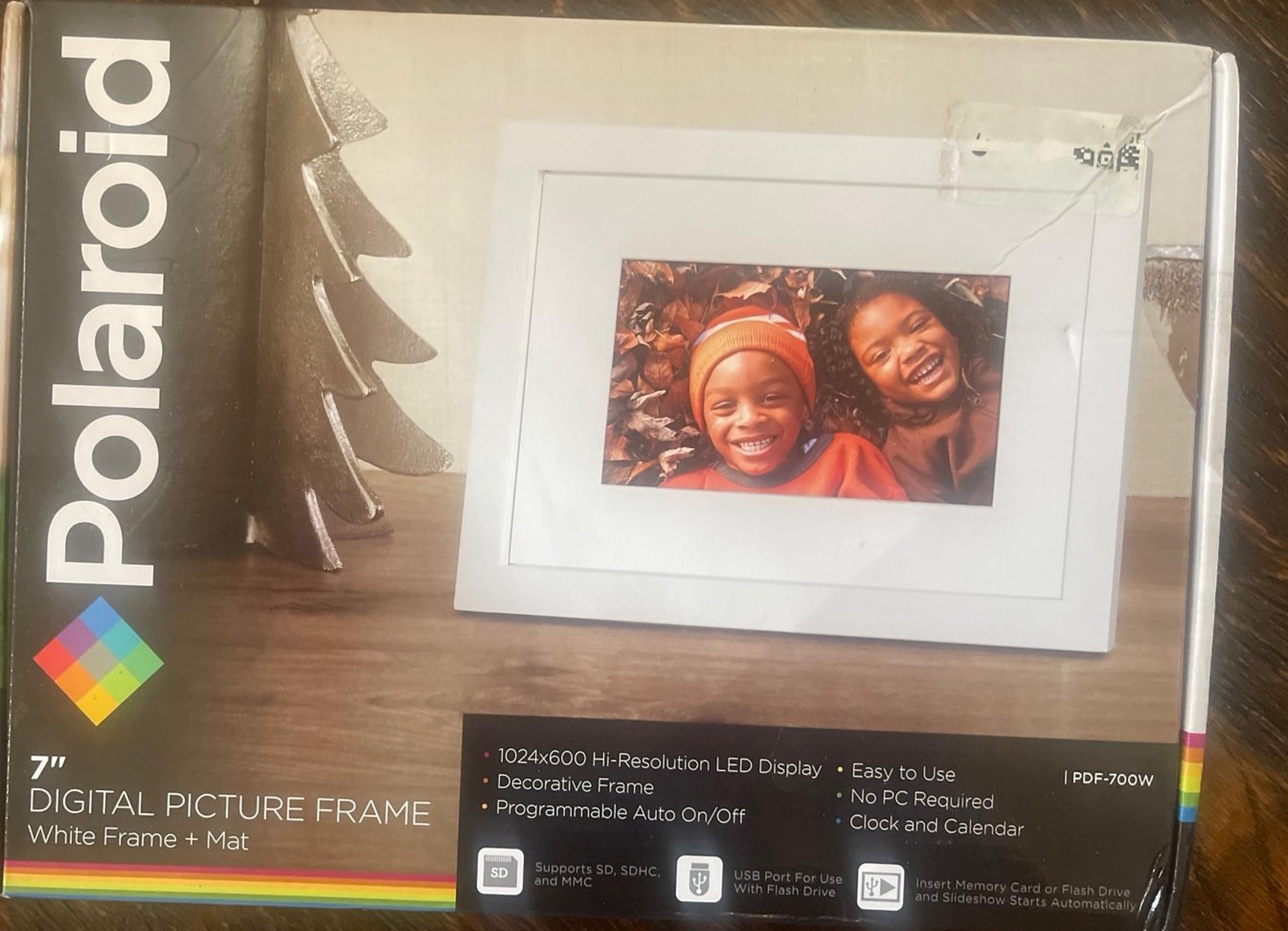 Polaroid 7" inch Digital Picture Frame/ White Frame+Mat LED Display