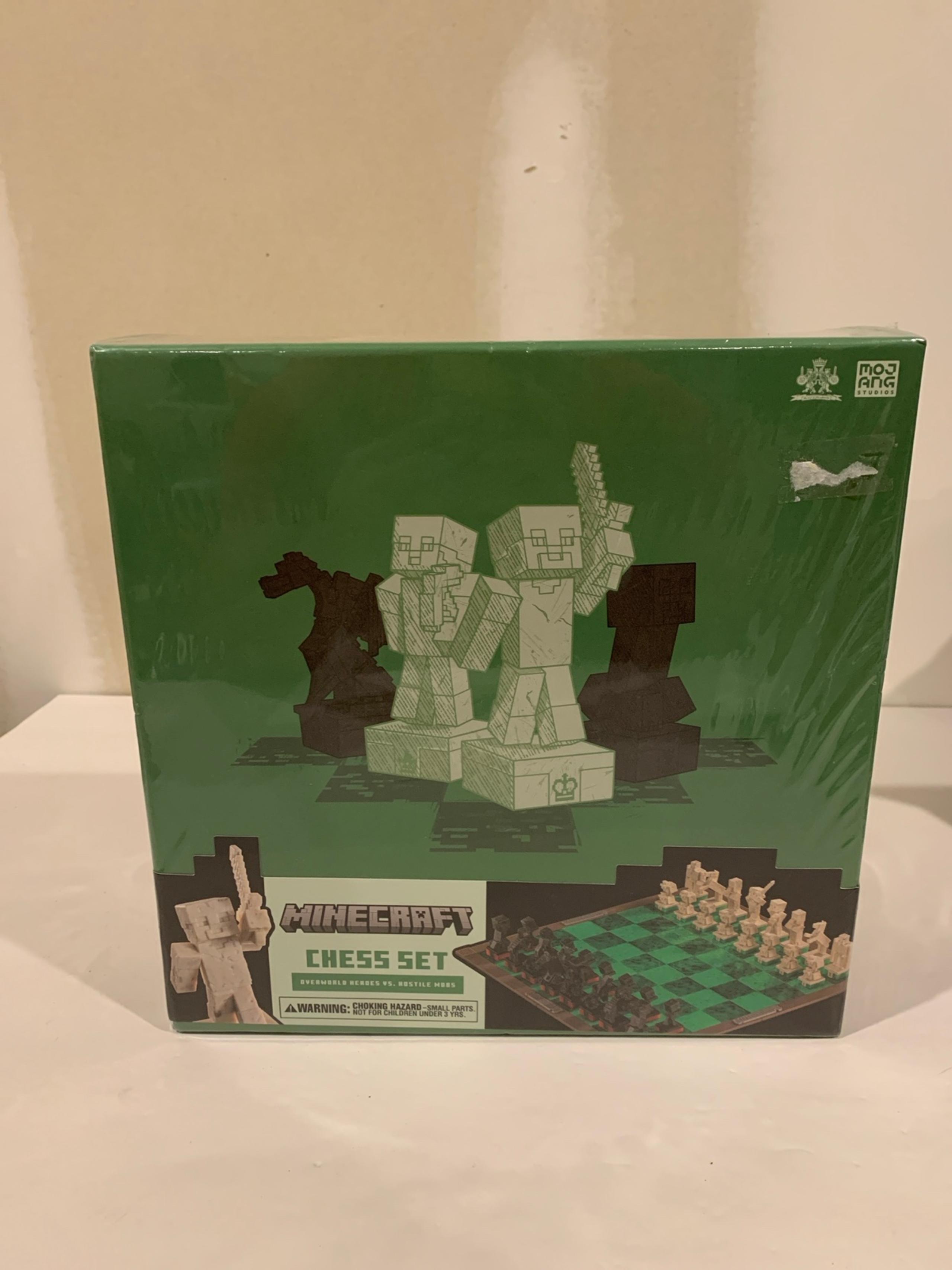 Minecraft Chess Set Overworld Heroes vs Hostile Mobs - New & Sealed