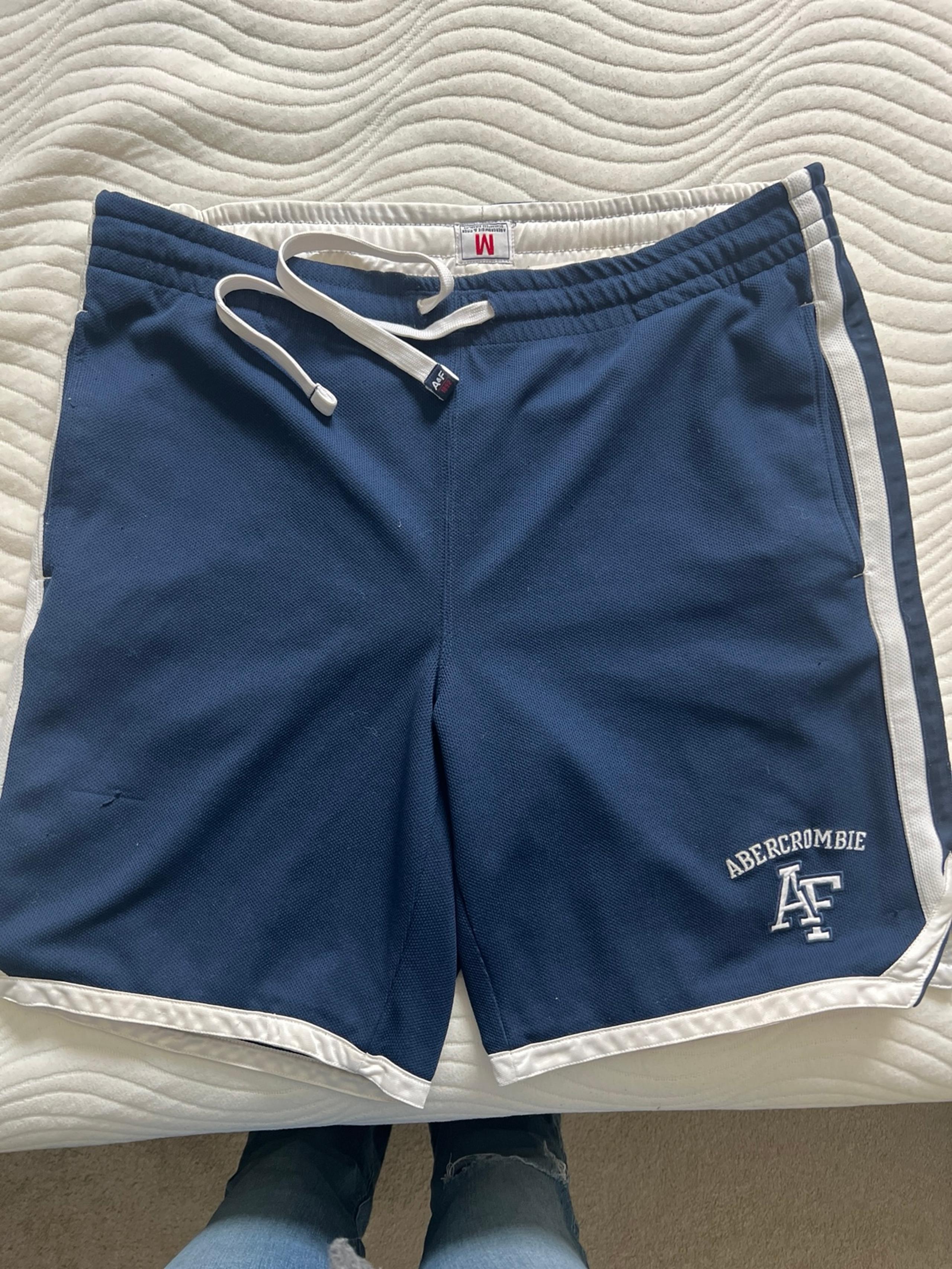 Vintage Abercrombie & Fitch Men’s mesh reversible gym shorts Size M