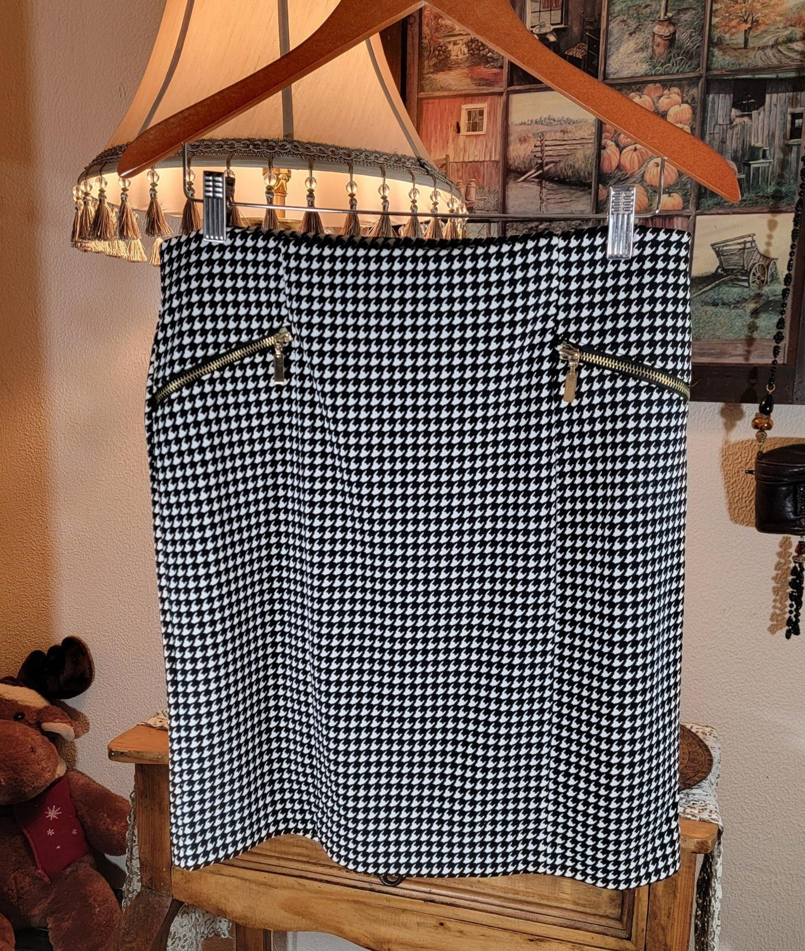 Womens Alfani skirt size 10 petite