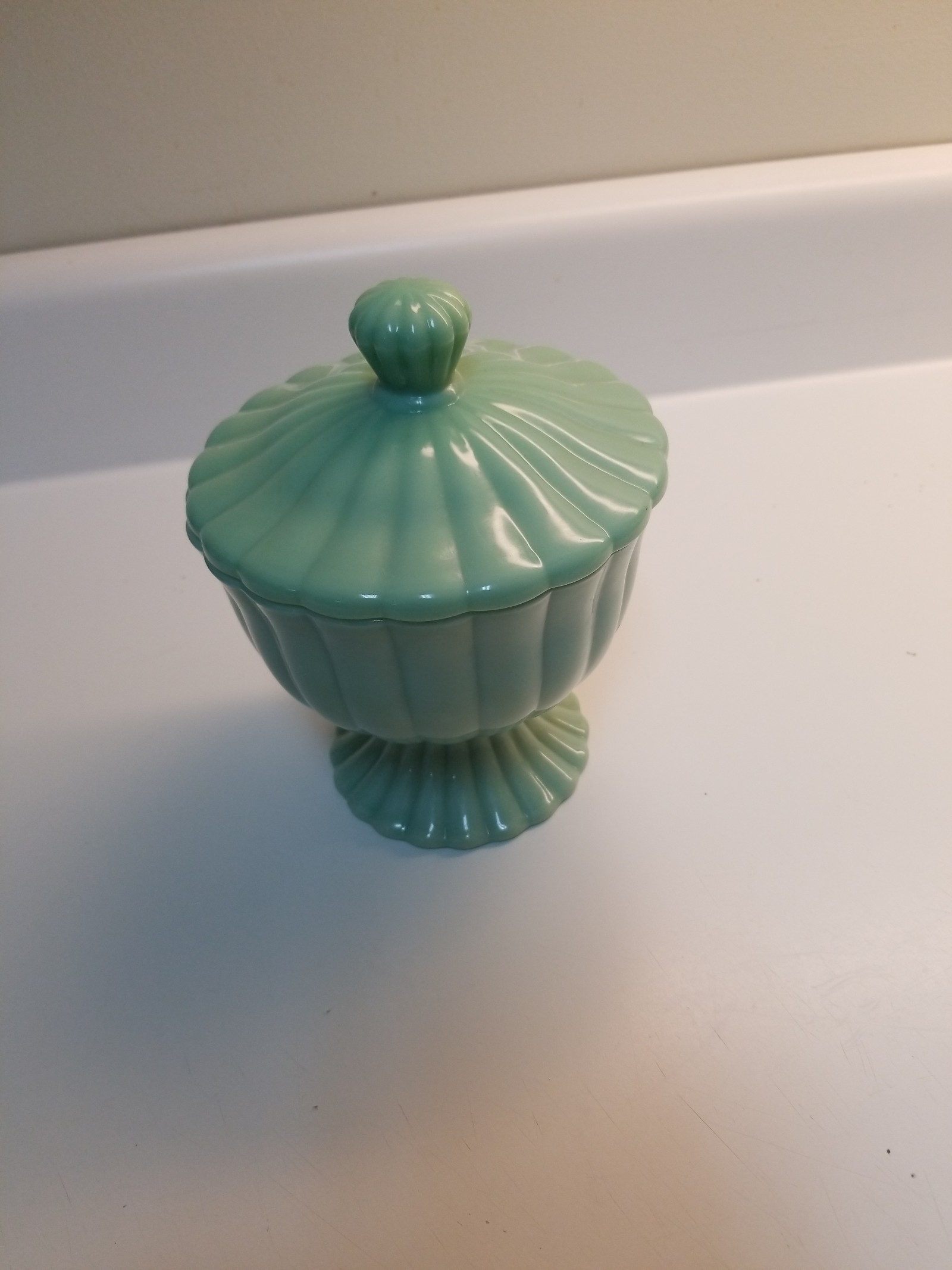 PIONEER WOMAN TIMELESS BEAUTY JADE COLOR GLASS DISH