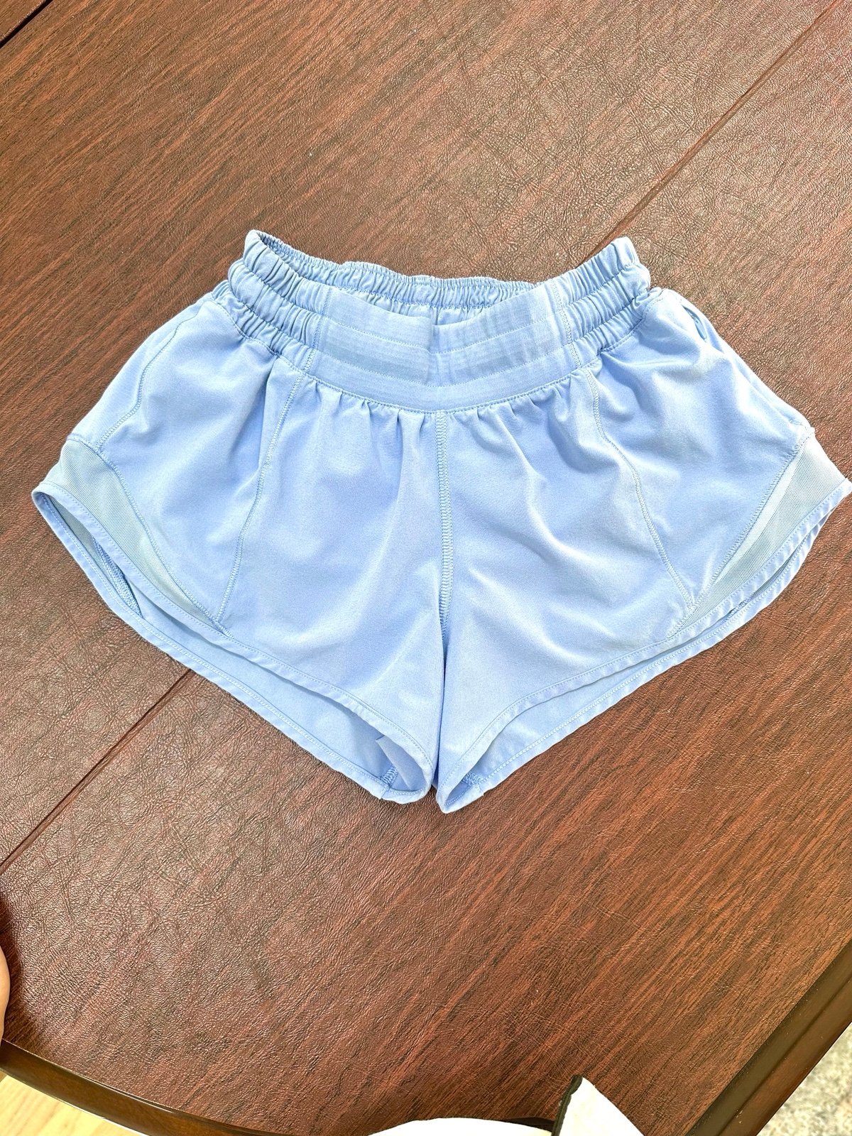 Lululemon Hotty Hot Short II *2.5 Hydrangea Blue Size 2 Excellent used condi