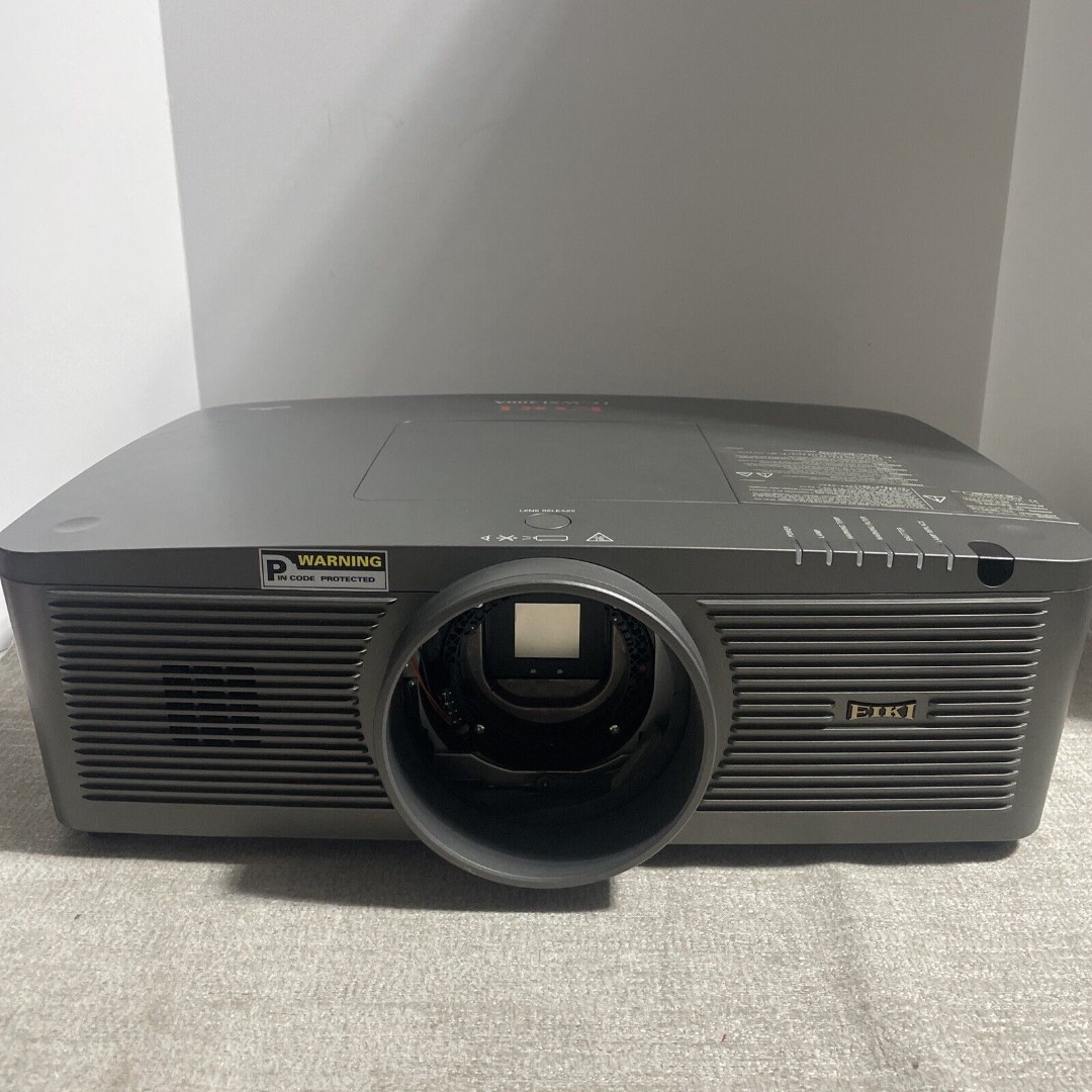 Eiki Projector LC-XL200A With 100 yard VGA Cable Unit Only No Lens For Parts