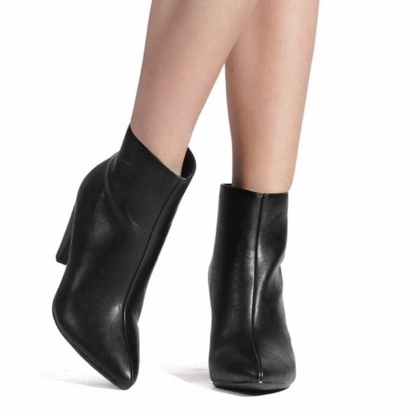 Like New Robert Clergerie Paris Black Leather Ankle Boots