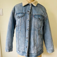Levi’s classic denim Sherpa jacket light wash XS