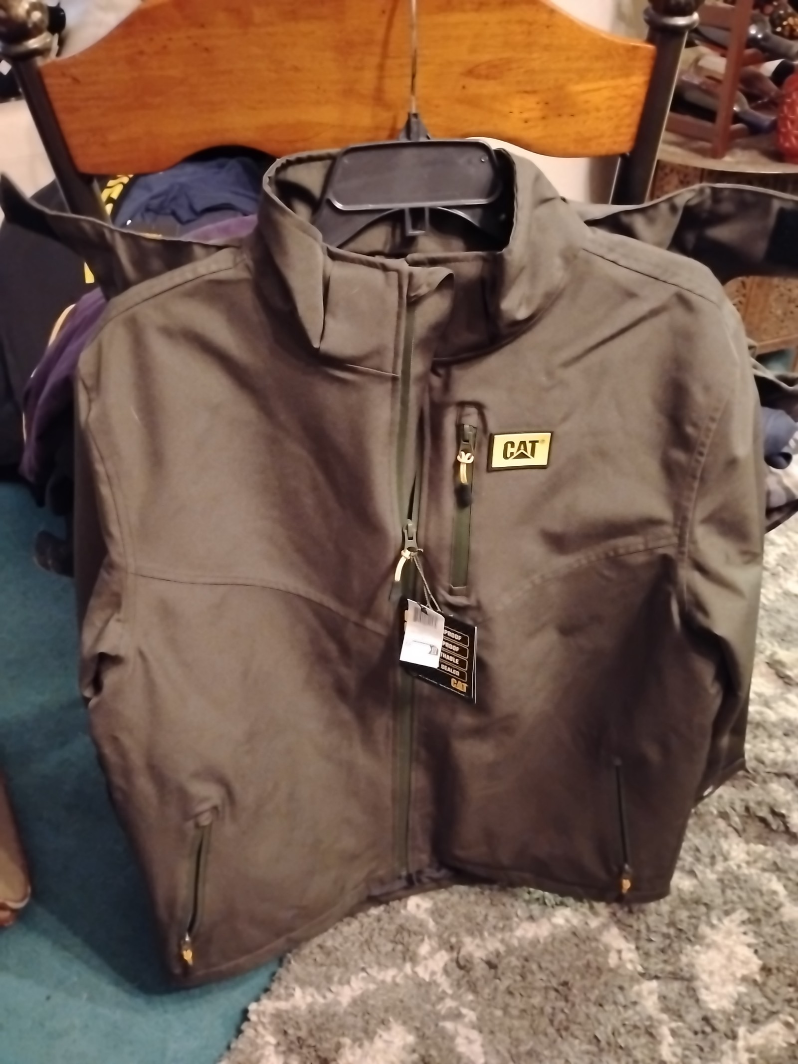 Hooded jacket by Caterpillar large NWT