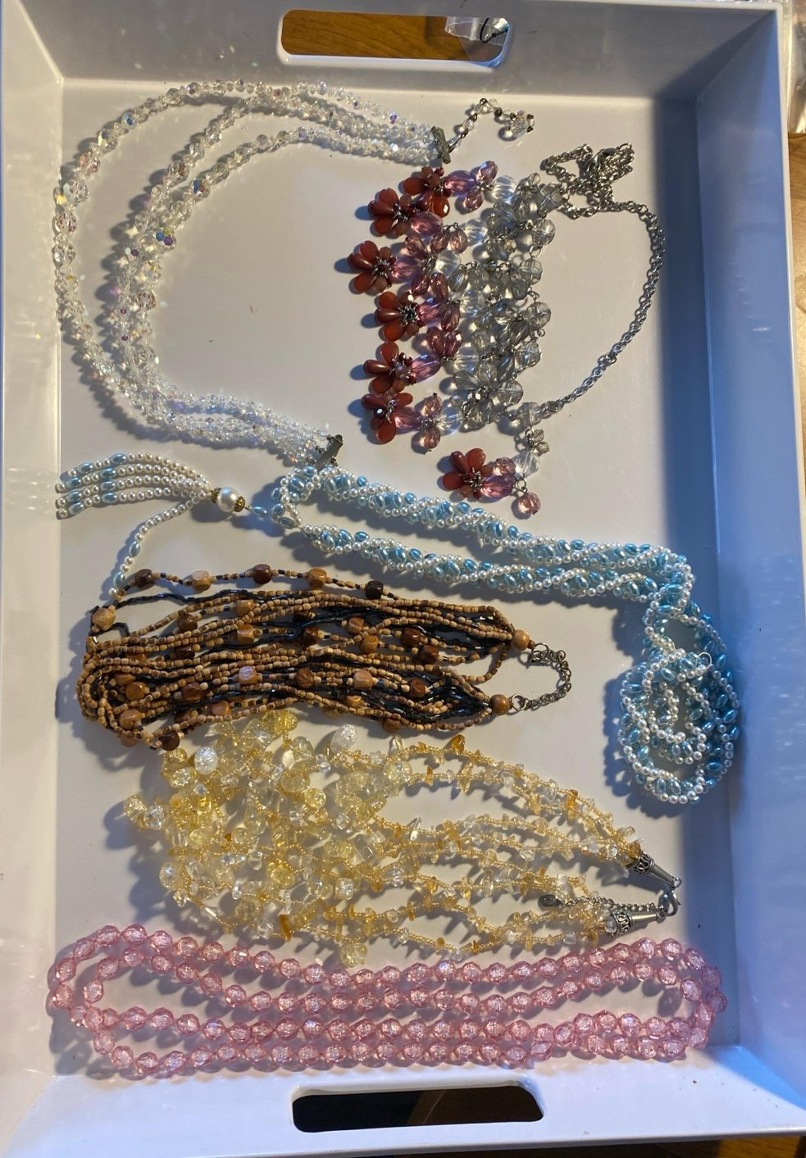 Lot six beaded necklaces