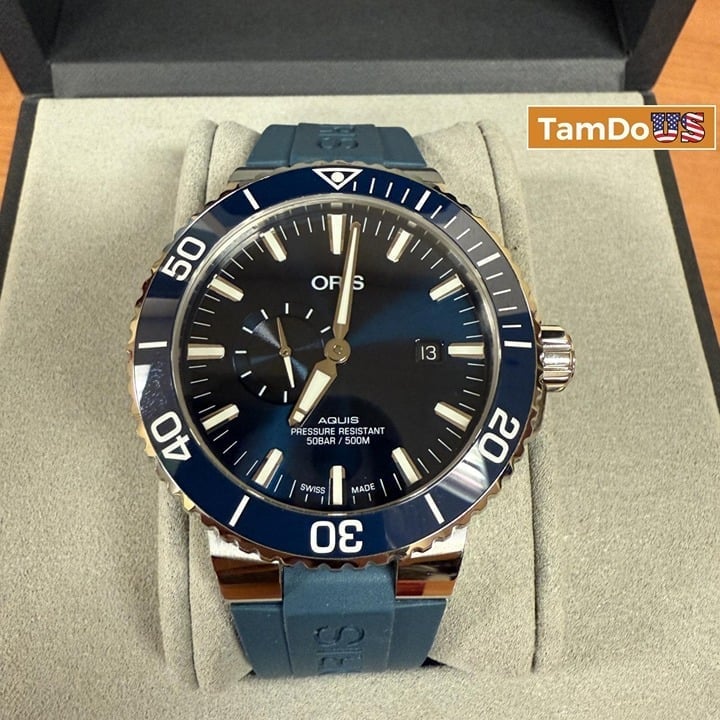 Oris Aquis Small Seconds Automatic Dive Men's Watch