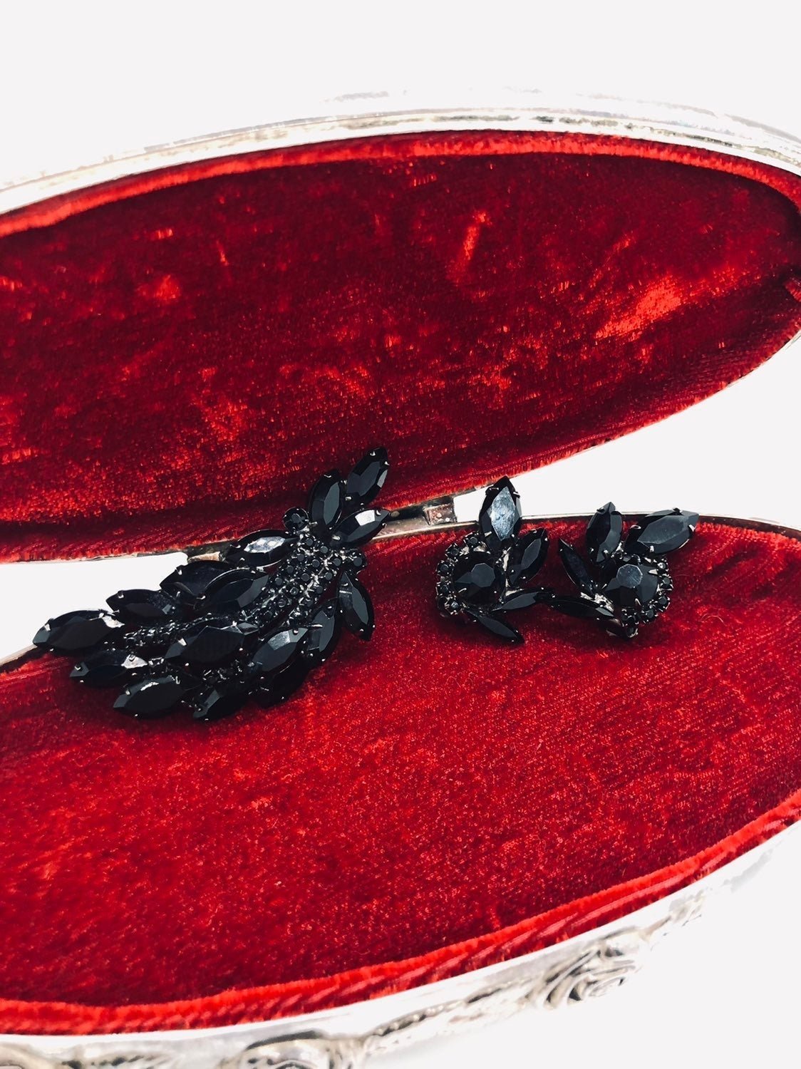 Vintage Black Crystal Demi Parure Brooch Earrings