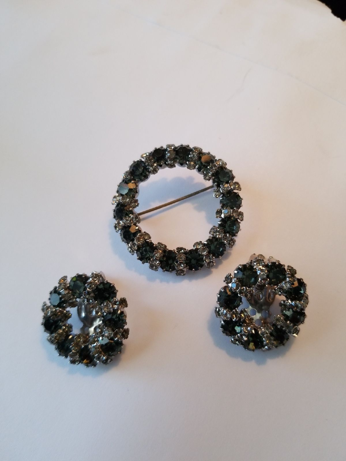 VINTAGE WEISS 3PC SET CLIP EARRINGS, BROACH