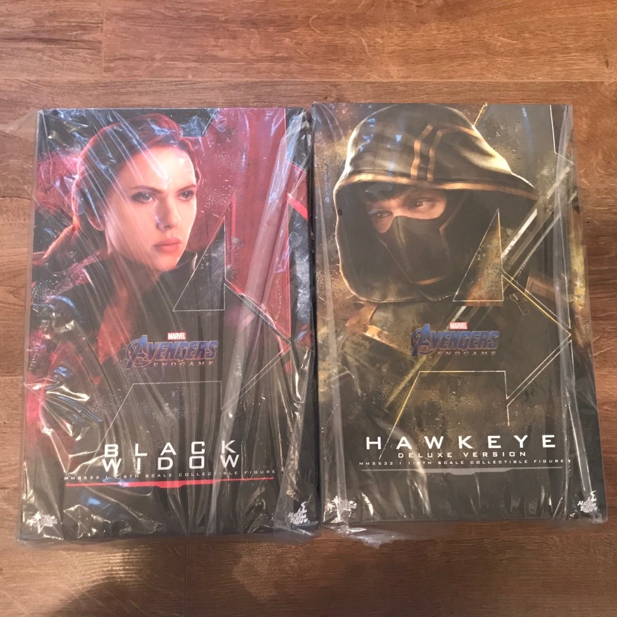 Hot toys black widow and Hawkeye