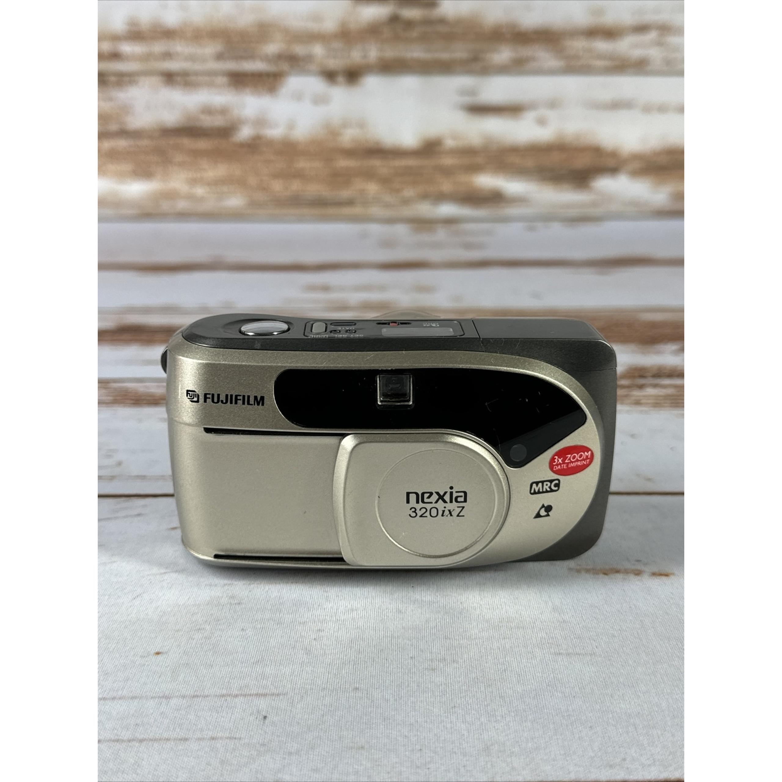 FujiFilm nexia 320 ixZ Gold Point & Shoot APS Film Camera
